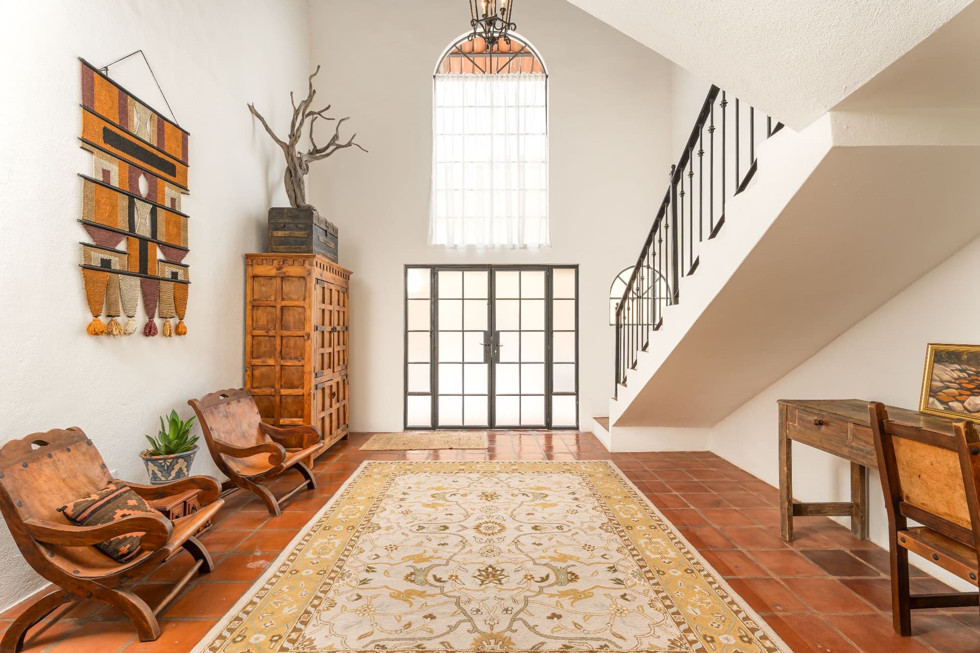 Soaring entryway at Casa Sobremesa