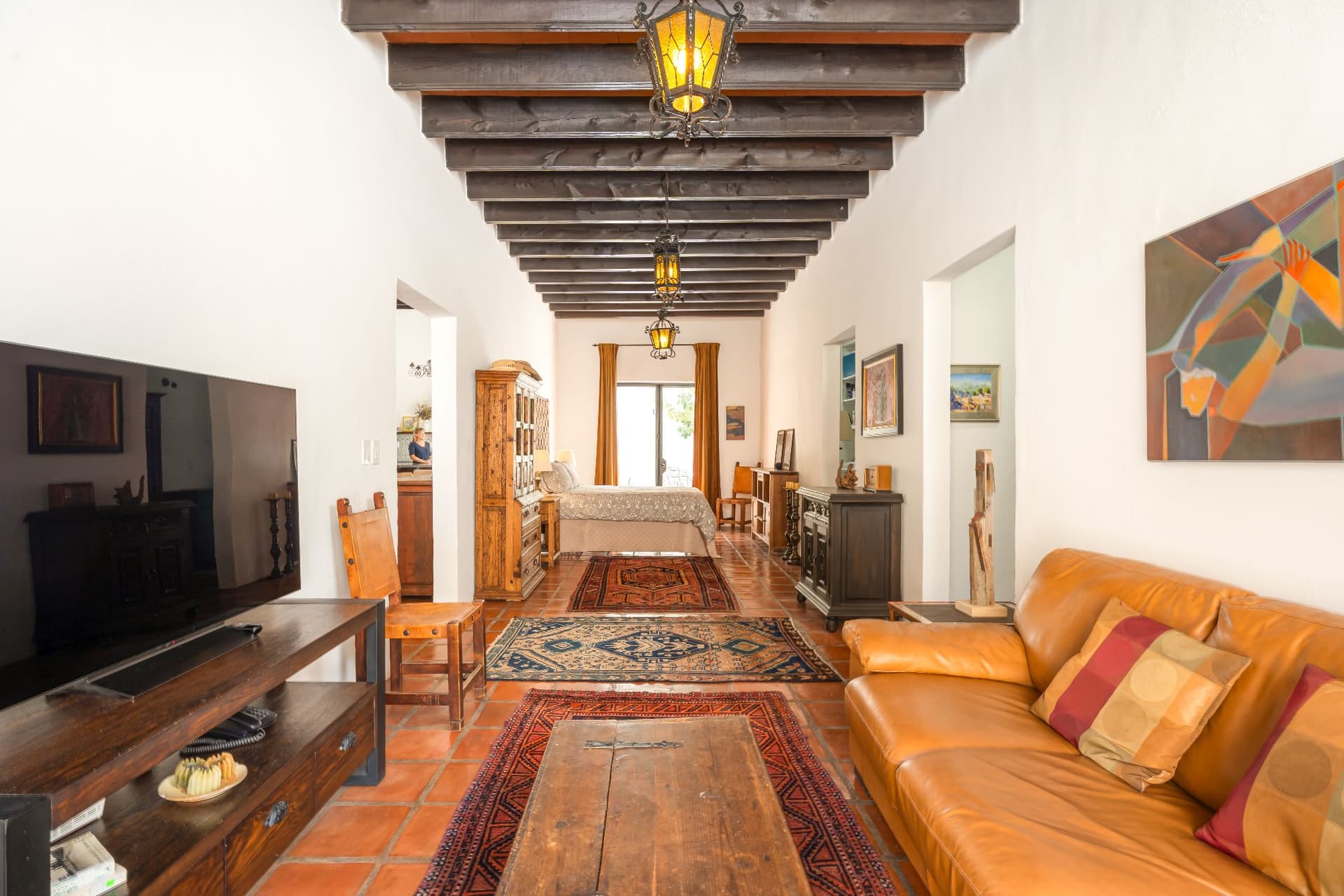 Living and dining area at Casa Sobremesa