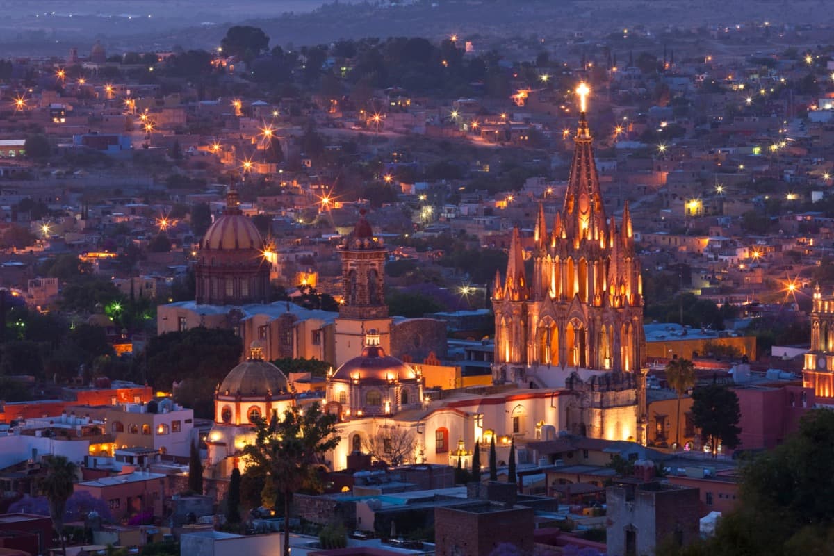 Golden hour light on the Parroquia in San Miguel de Allende