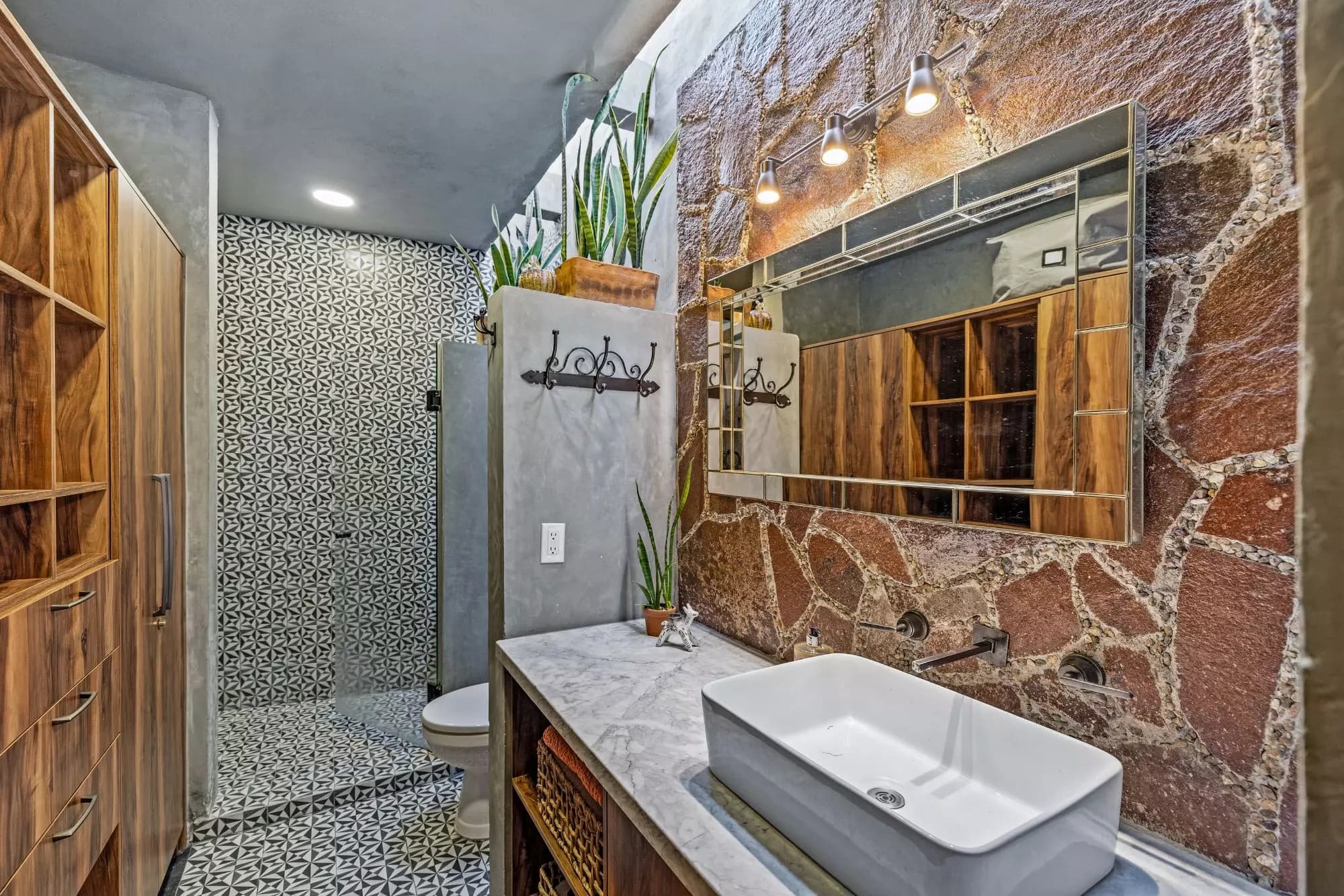 Penthouse Quebrada — San Miguel de Allende Centro, San Miguel de Allende — photo 16 — artisanal spa-inspired ensuite bathroom