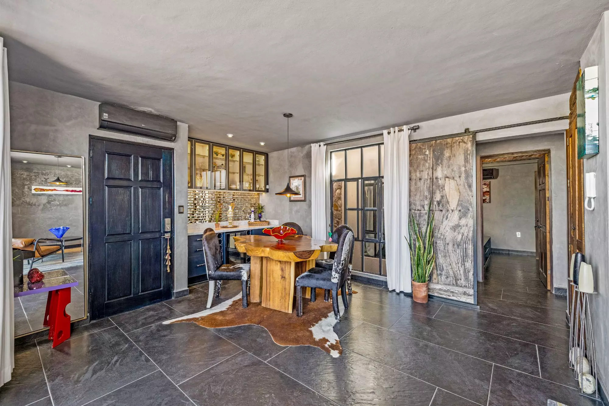 Penthouse Quebrada — San Miguel de Allende Centro, San Miguel de Allende — photo 4 — sophisticated open-concept entertaining space