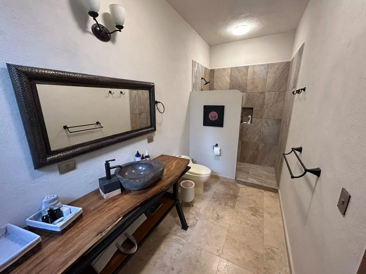 Premium Country Estate Sosnabar — Sosnabar, San Miguel de Allende — photo 12 — spa-inspired master bath sanctuary