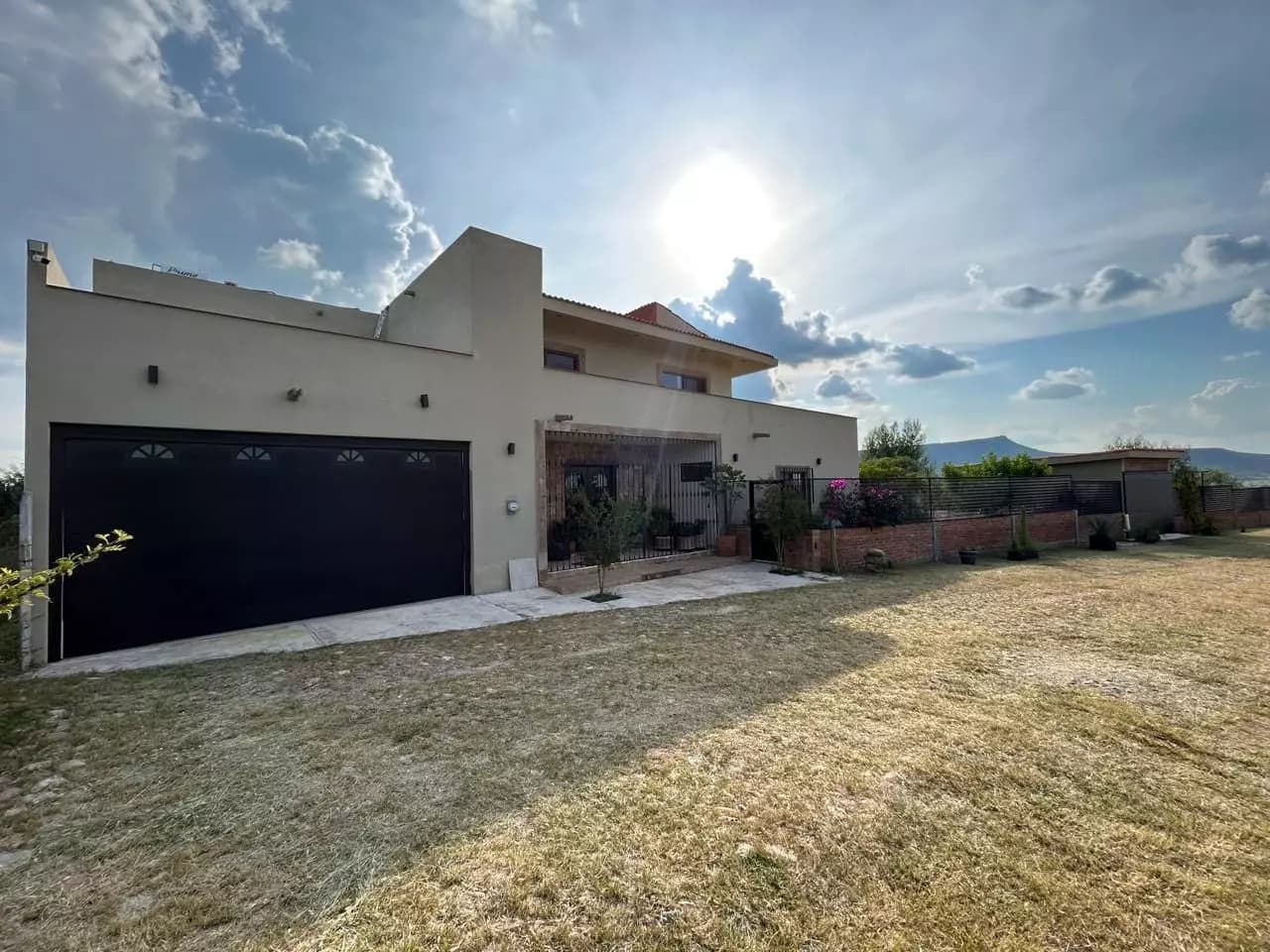 Premium Country Estate Sosnabar — Sosnabar, San Miguel de Allende — photo 26 — modern home with mountain vistas