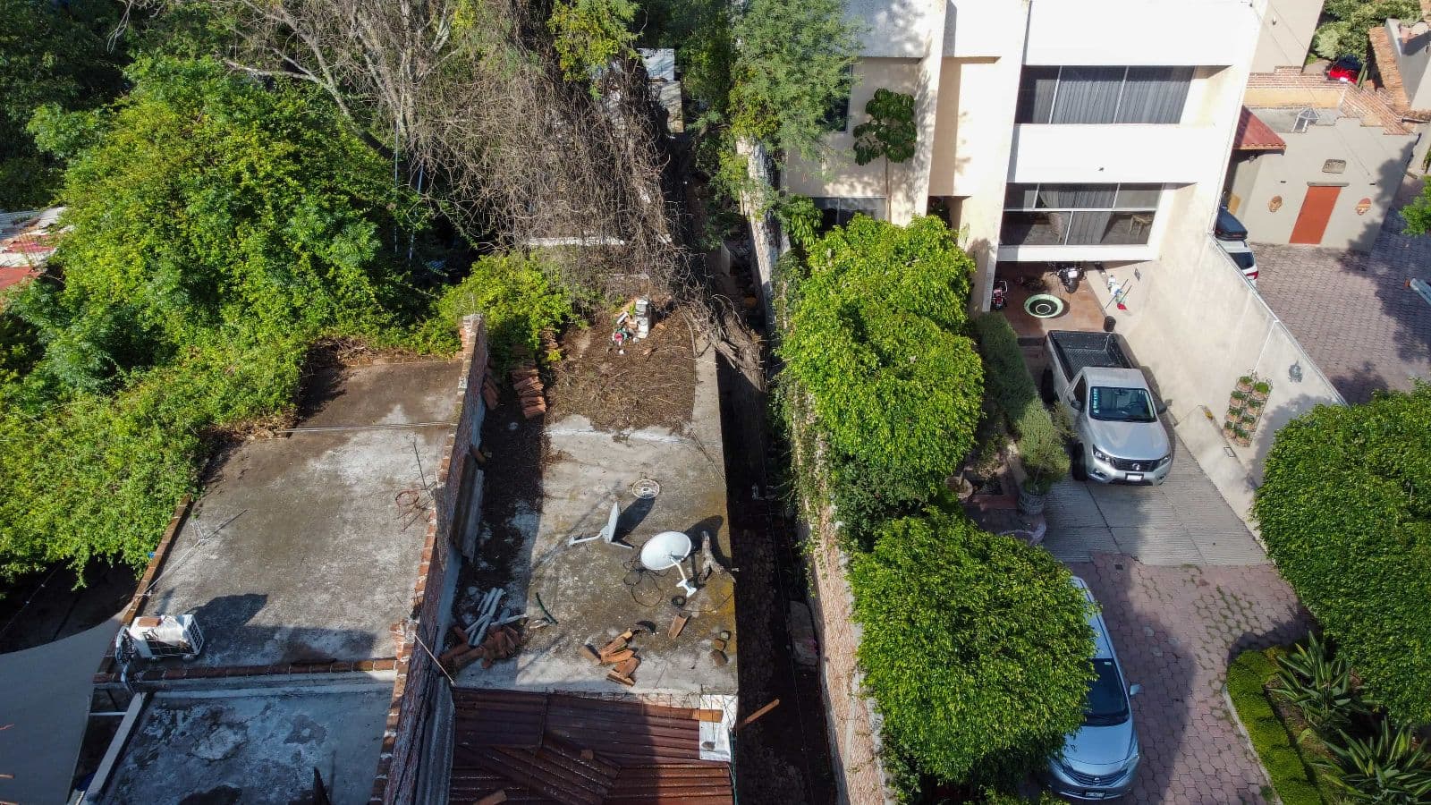 Fixer Salida a Queretaro — Centro, San Miguel de Allende — photo 26 — verdant sanctuary with development potential
