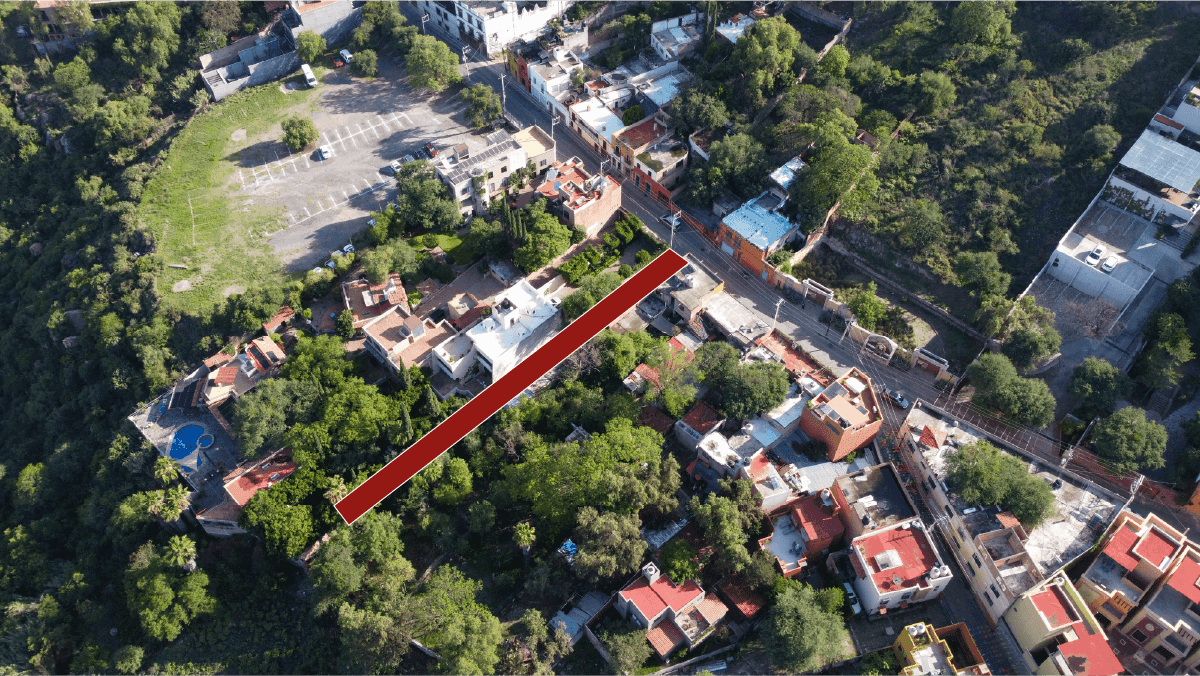 Fixer Salida a Queretaro — Centro, San Miguel de Allende — photo 4 — expansive grounds, vibrant heritage compound