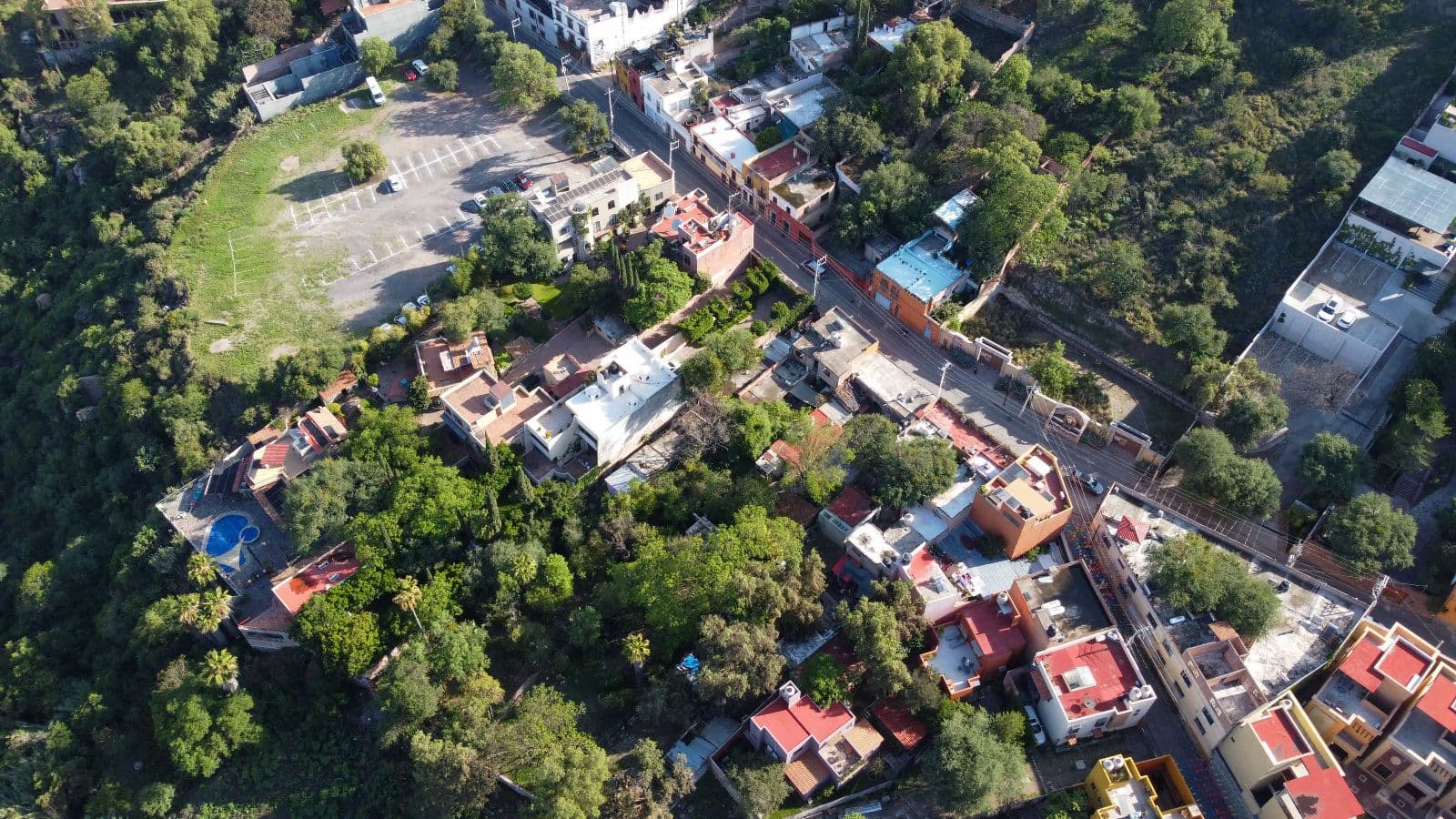 Fixer Salida a Queretaro — Centro, San Miguel de Allende — photo 14 — verdant hillside compound, architectural splendor