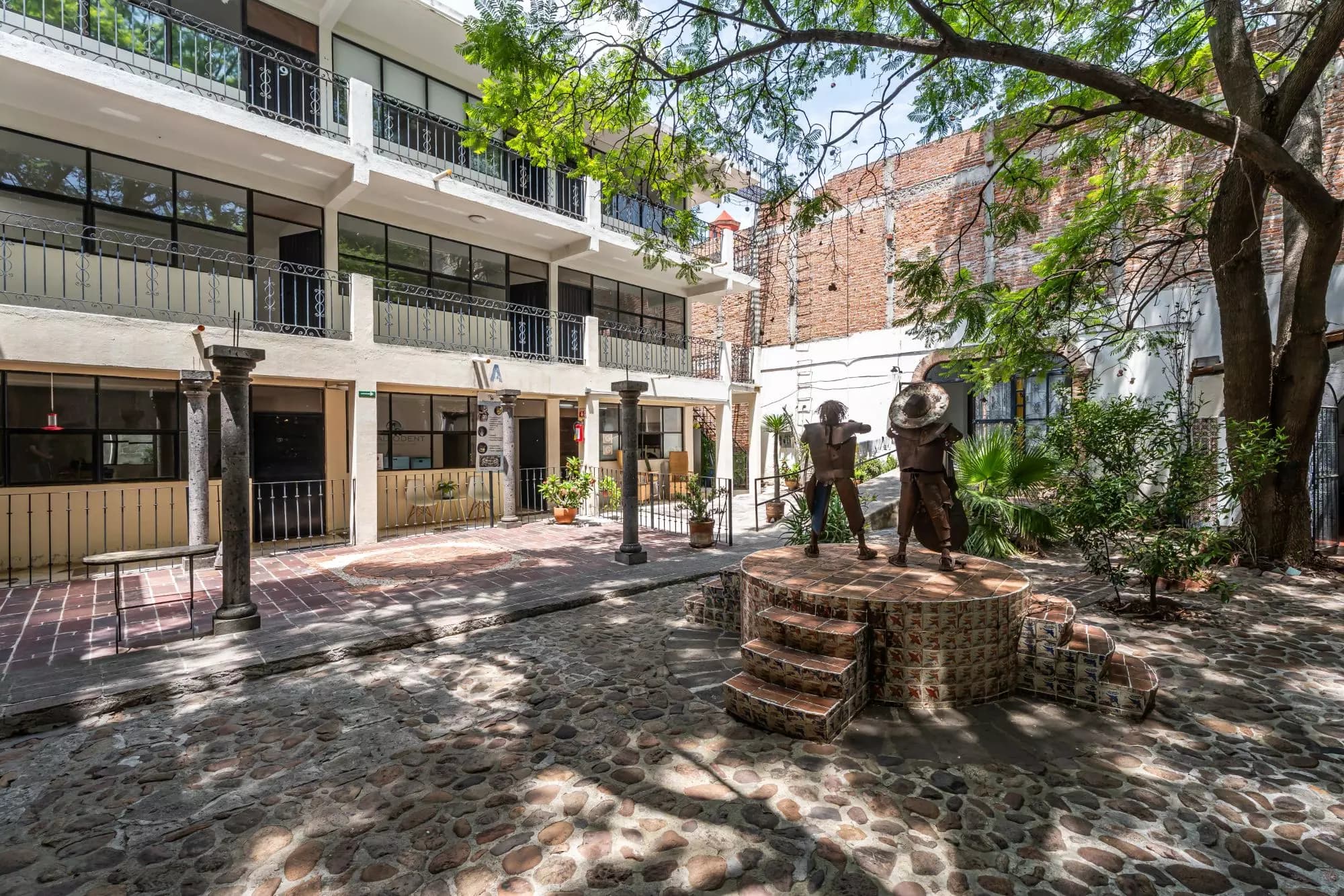 Aurora 30 — Aurora, San Miguel de Allende — photo 4 — charming colonial courtyard, dappled sunlight