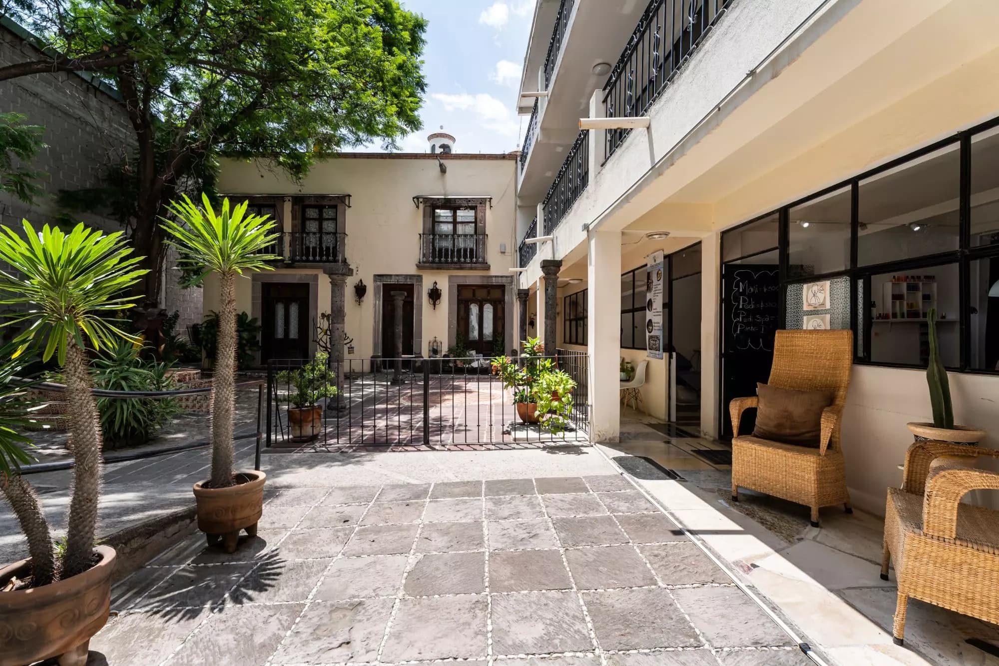 Aurora 30 — Aurora, San Miguel de Allende — photo 9 — luminous courtyard, colonial charm awaits
