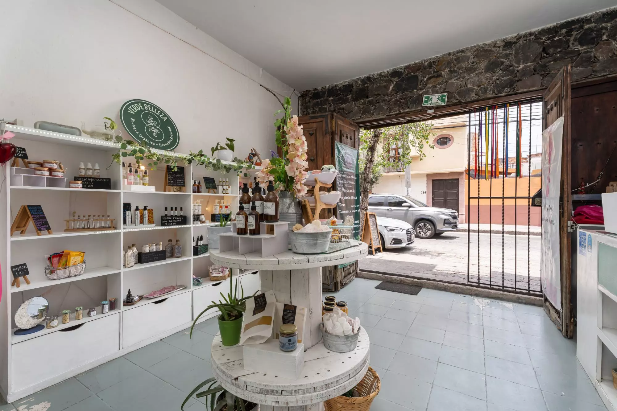 Aurora 30 — Aurora, San Miguel de Allende — photo 20 — charming wellness boutique, abundant natural light
