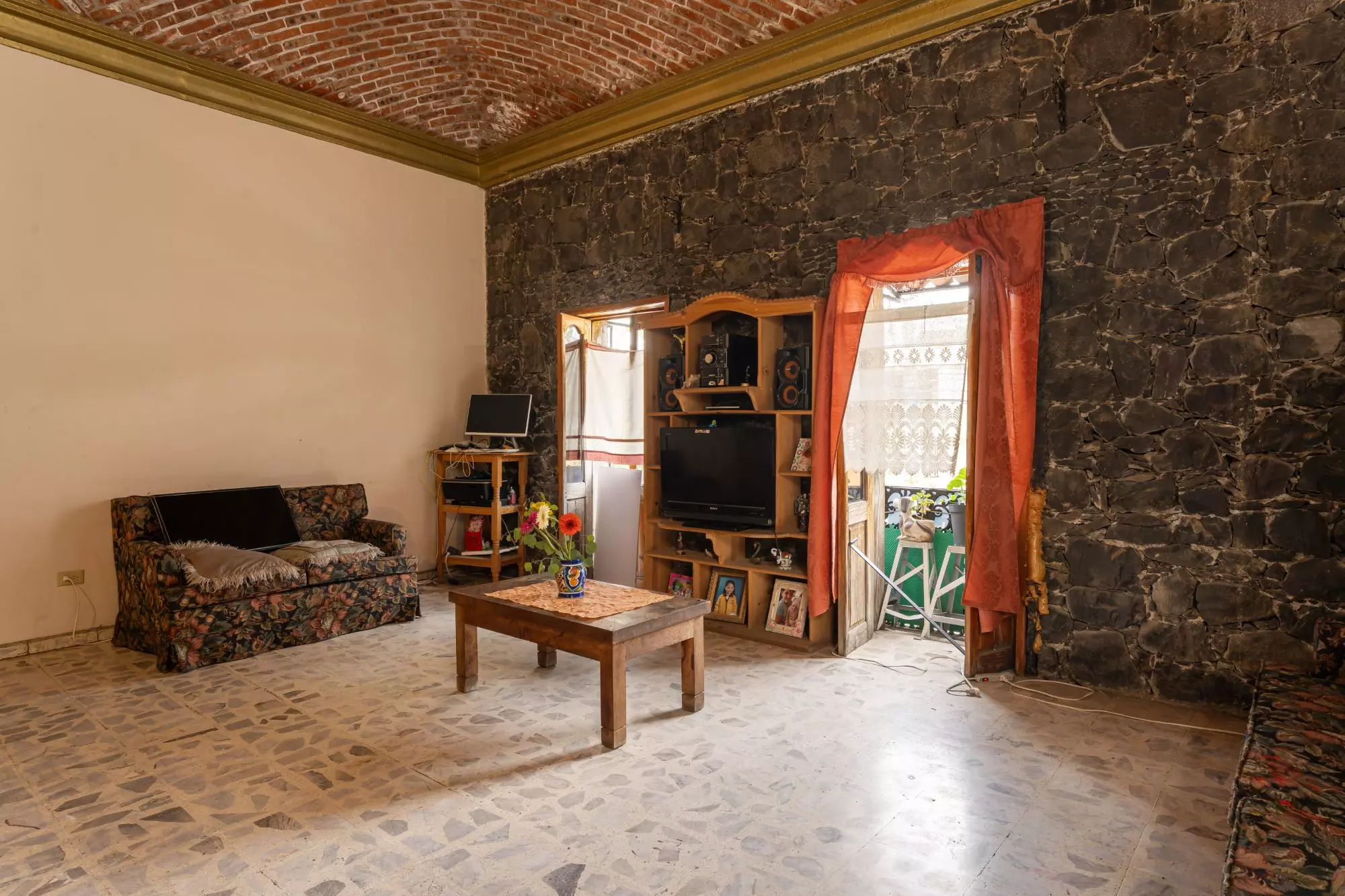 Aurora 30 — Aurora, San Miguel de Allende — photo 21 — charming colonial living with rustic character