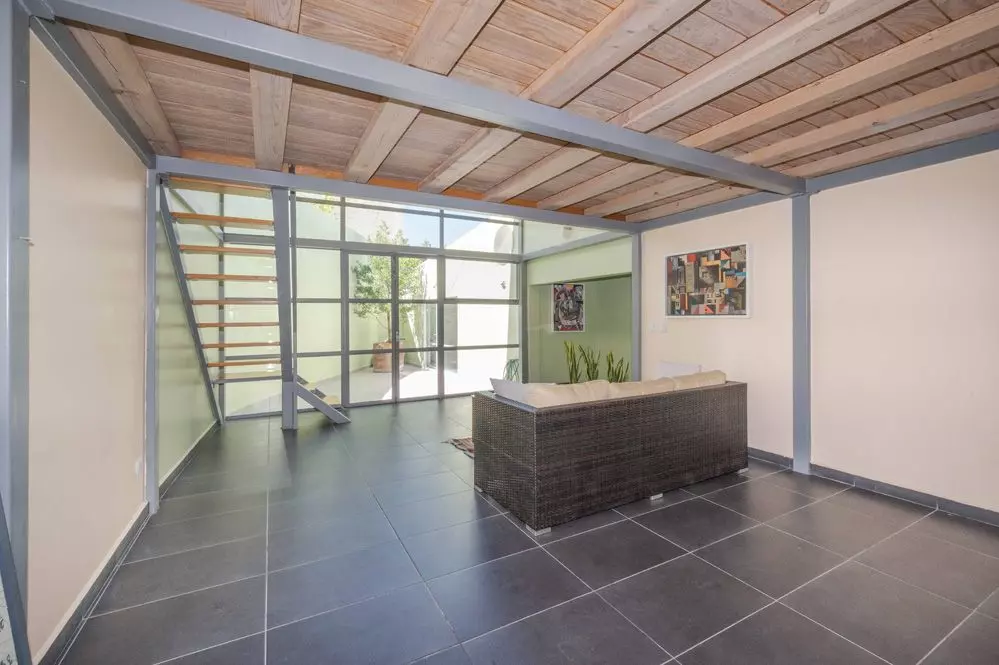 Fraccion 5 — San Antonio, San Miguel de Allende — photo 12 — contemporary reception with soaring wooden beams