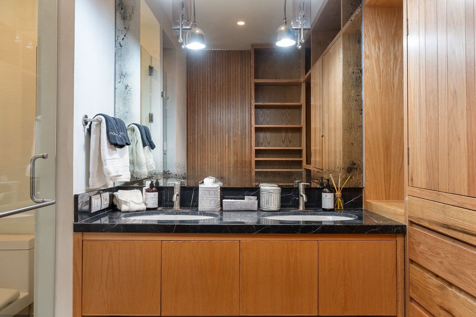 Le Cottage Penthouse #9 — Centro, San Miguel de Allende — photo 19 — sophisticated spa-inspired master bath retreat