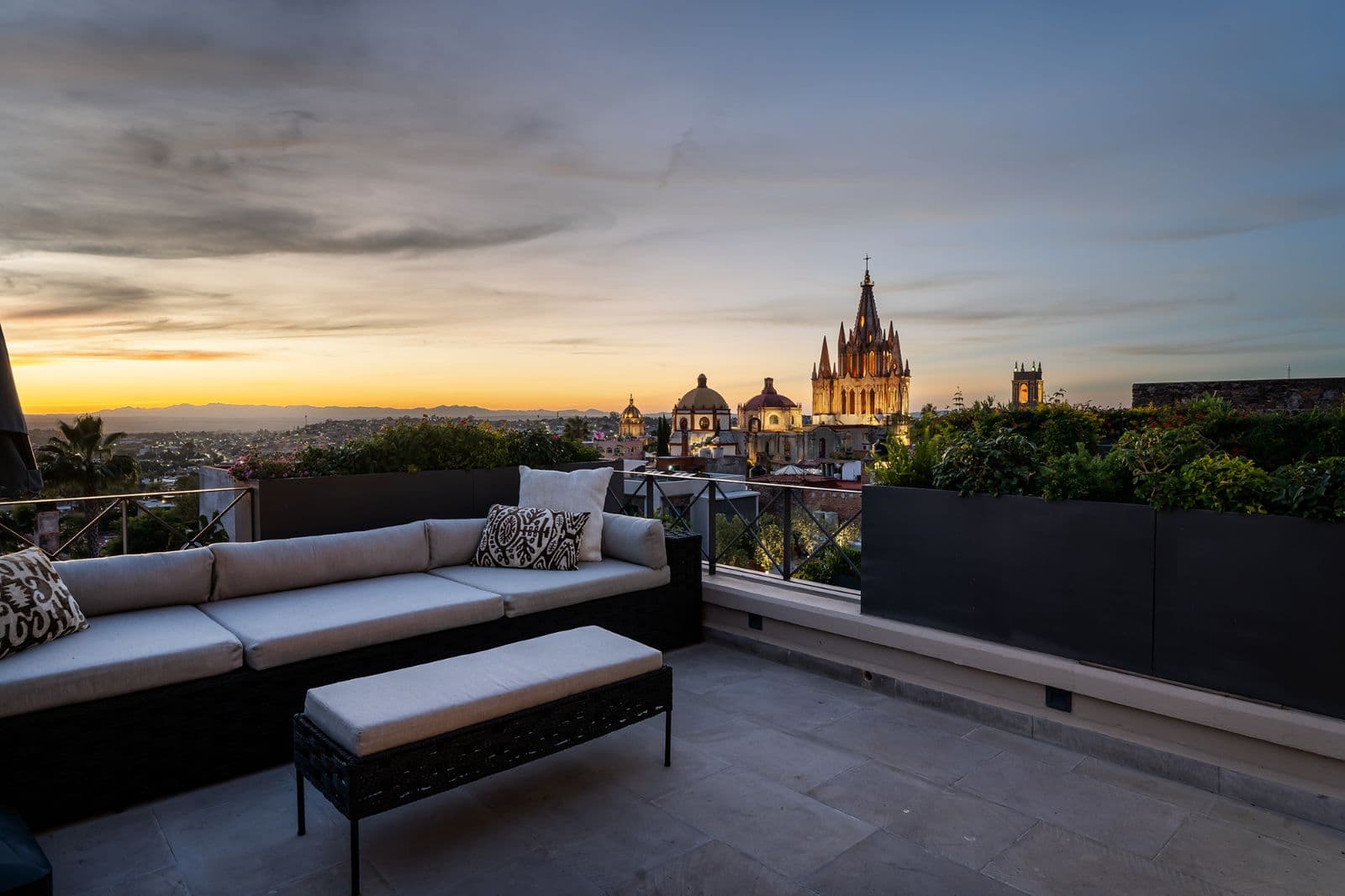Le Cottage Penthouse #9 — Centro, San Miguel de Allende — photo 22 — breathtaking cathedral views, sophisticated rooftop sanctuary
