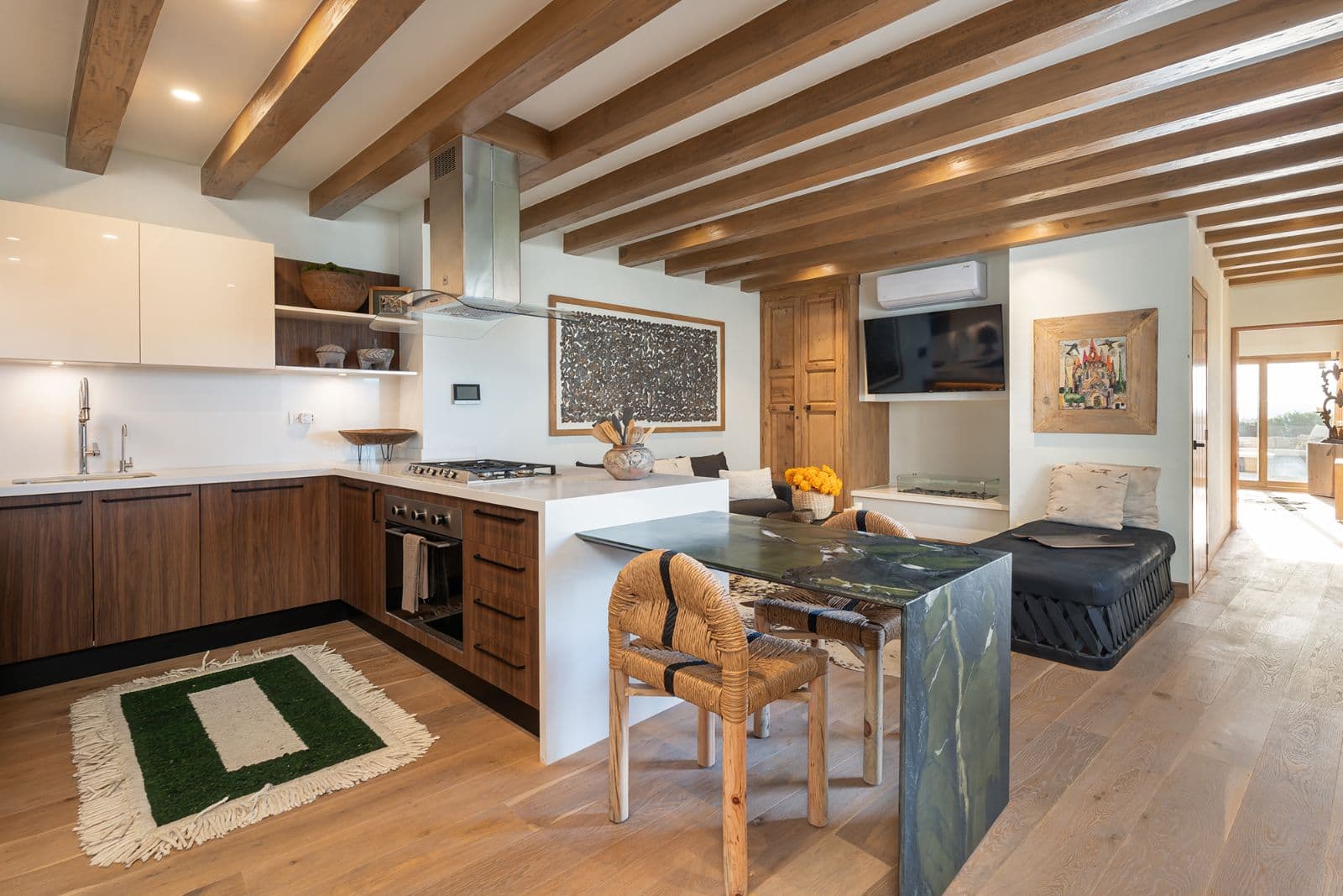 Le Cottage Penthouse #9 — Centro, San Miguel de Allende — photo 2 — sophisticated open-concept living with rustic beams