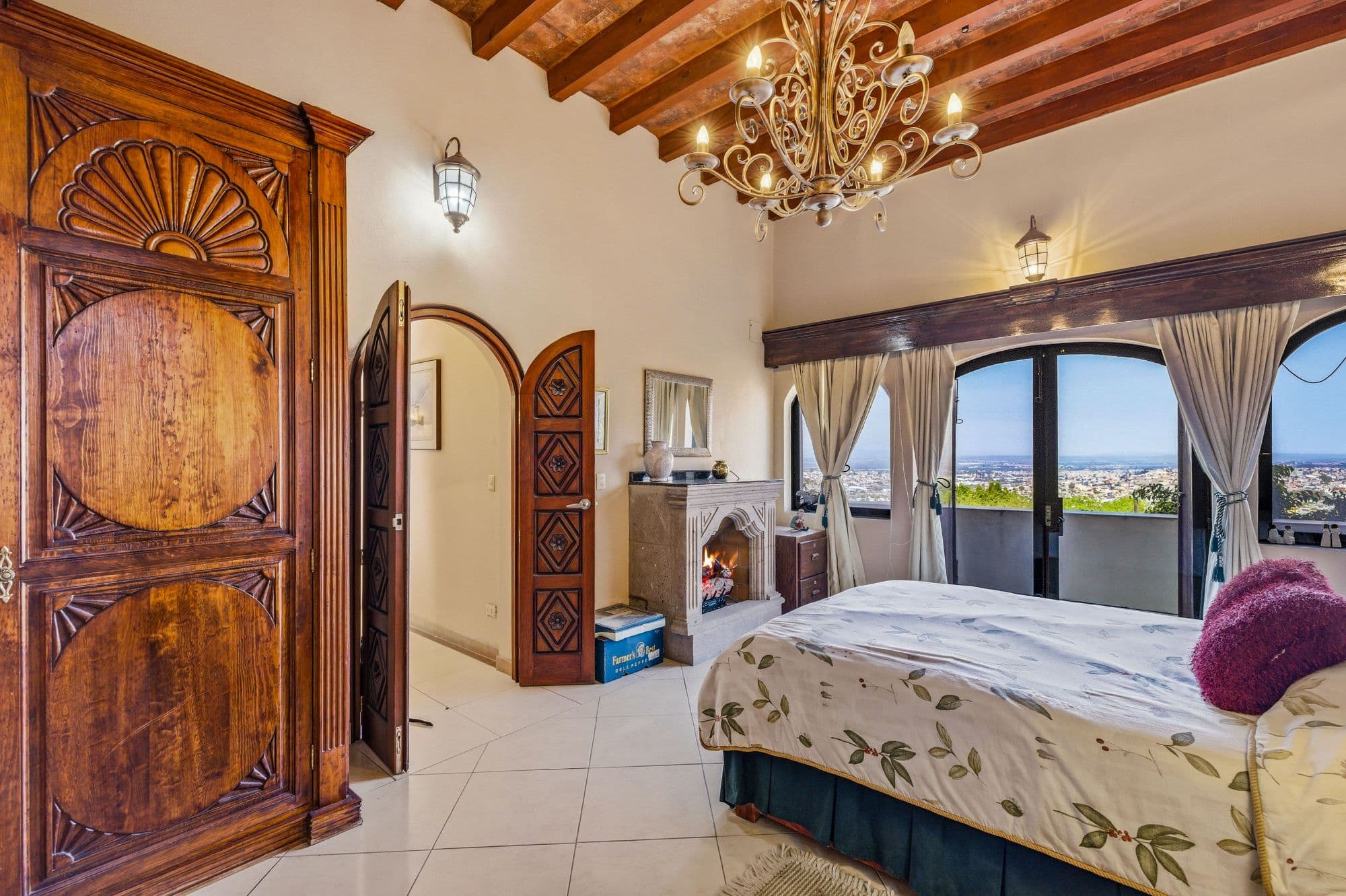 Casa Arie — Caracol, San Miguel de Allende — photo 7 — elegant master suite with panoramic views