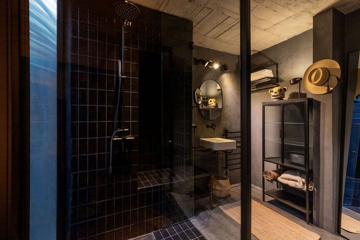 Casa Bomboti — Centro, San Miguel de Allende — photo 15 — contemporary spa-inspired ensuite sanctuary