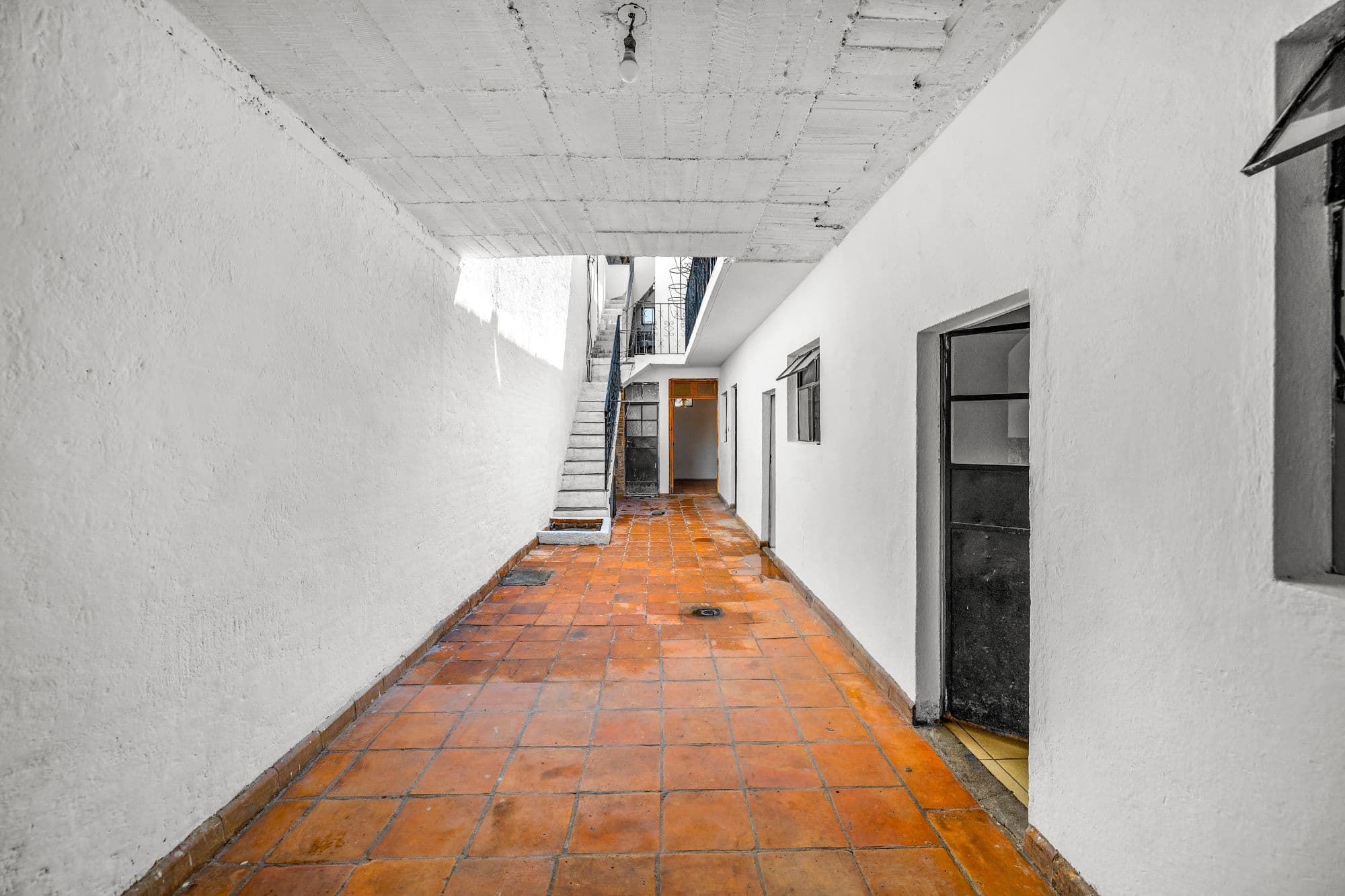 Casa Arias — La Palmita, San Miguel de Allende — photo 2 — charming covered courtyard, authentic terracotta