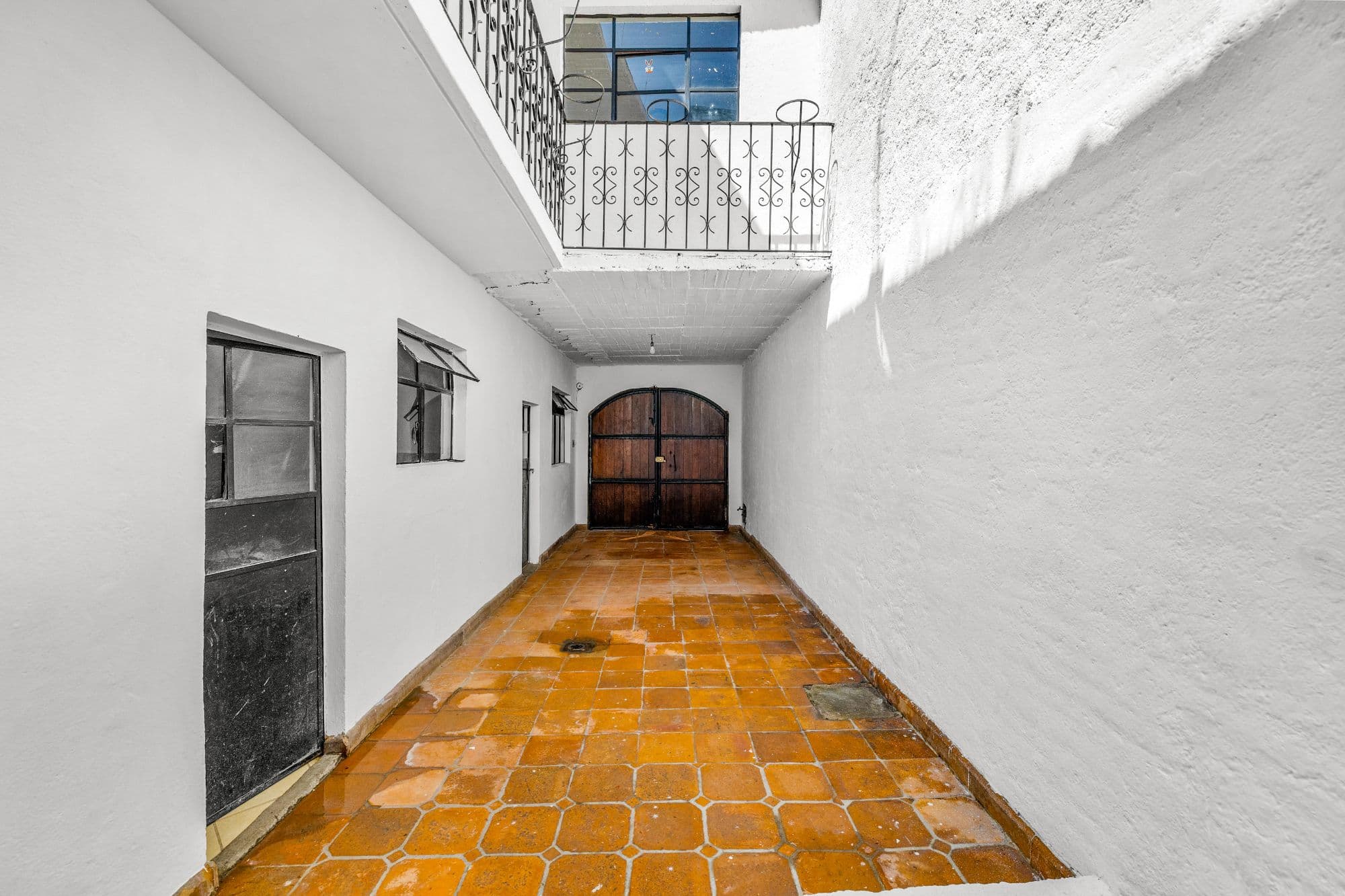 Casa Arias — La Palmita, San Miguel de Allende — photo 3 — charming courtyard with authentic saltillo tiles