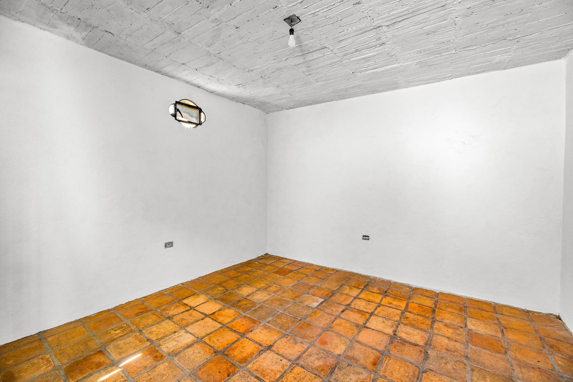 Casa Arias — La Palmita, San Miguel de Allende — photo 14 — rustic charm with authentic terracotta floors