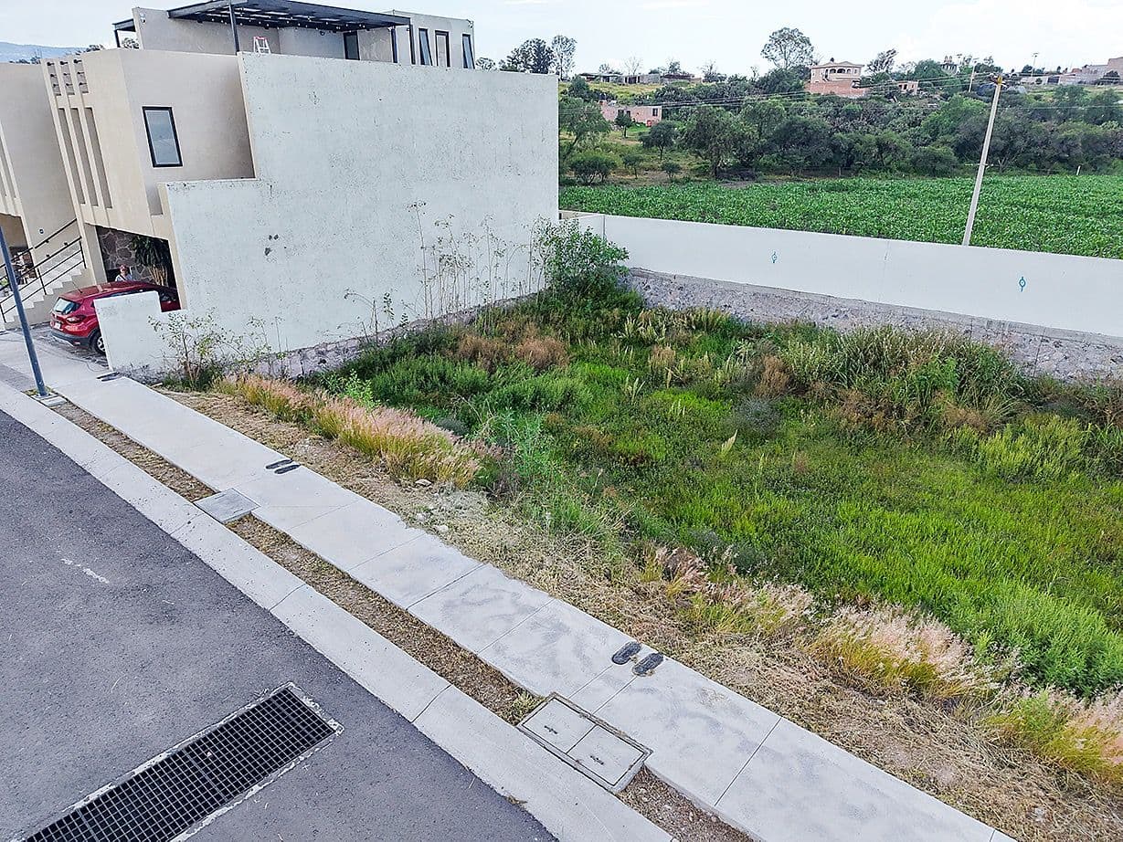 Zirándaro Lavanda Lot 7 — Zirándaro, San Miguel de Allende — photo 12 — contemporary residence with expansive countryside views