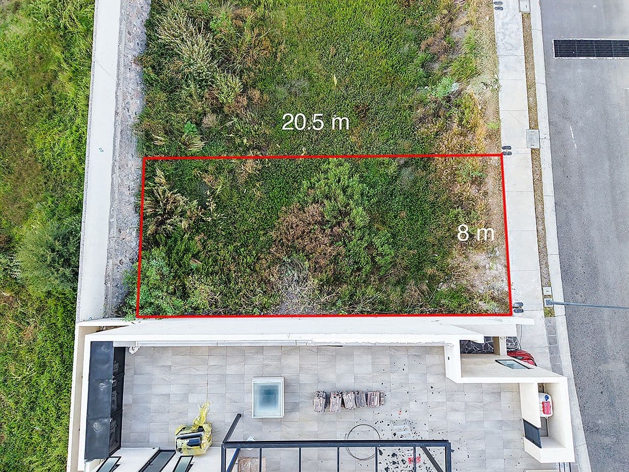Zirándaro Lavanda Lot 7 — Zirándaro, San Miguel de Allende — photo 2 — expansive lush garden opportunity awaits