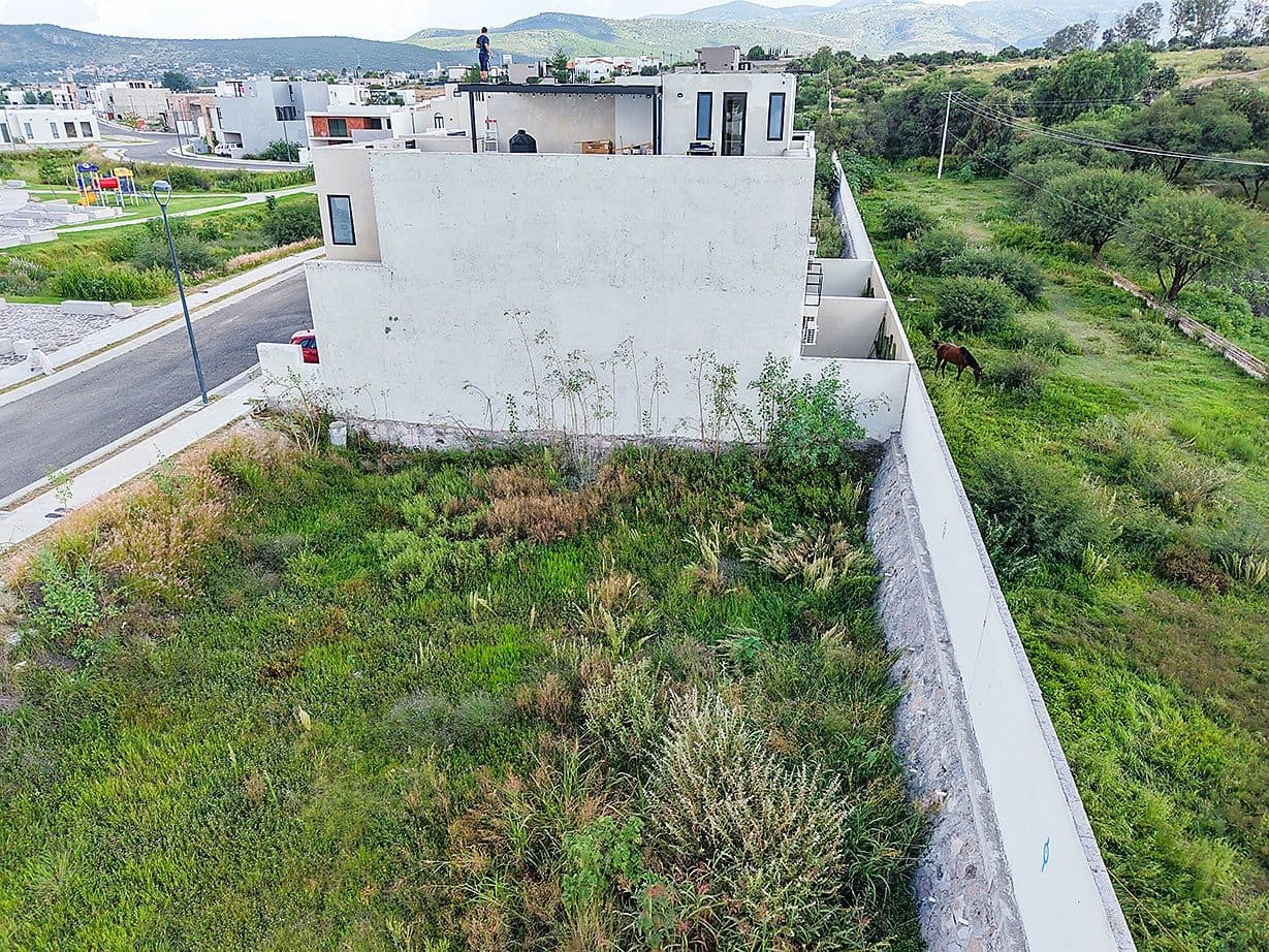 Zirándaro Lavanda Lot 7 — Zirándaro, San Miguel de Allende — photo 11 — verdant hillside views, modern architectural potential