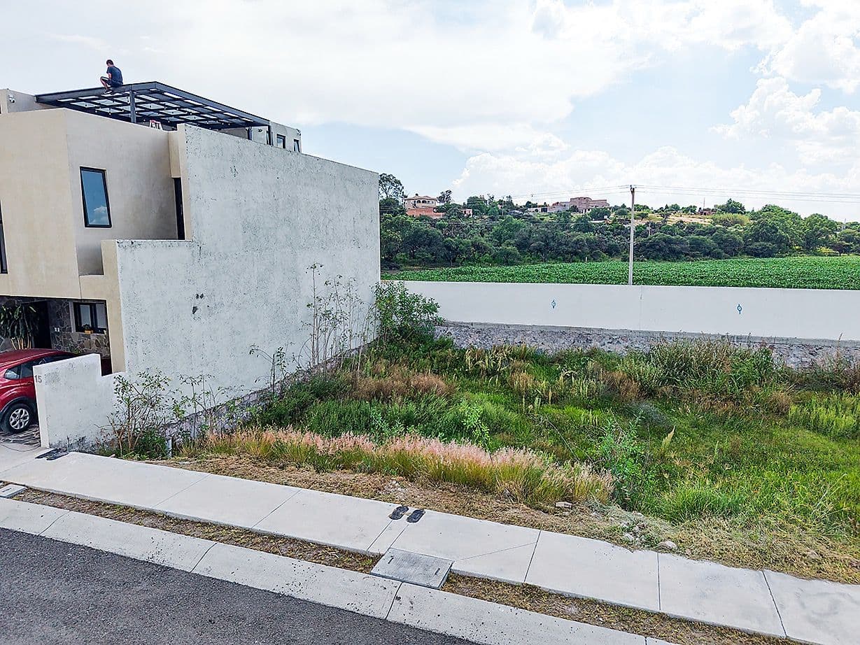 Zirándaro Lavanda Lot 7 — Zirándaro, San Miguel de Allende — photo 4 — contemporary architecture with expansive countryside views