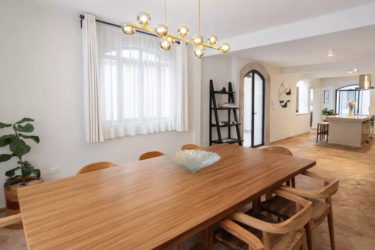 Casa Tranquila — Guadalupe, San Miguel de Allende — photo 11 — luminous dining space, contemporary elegance