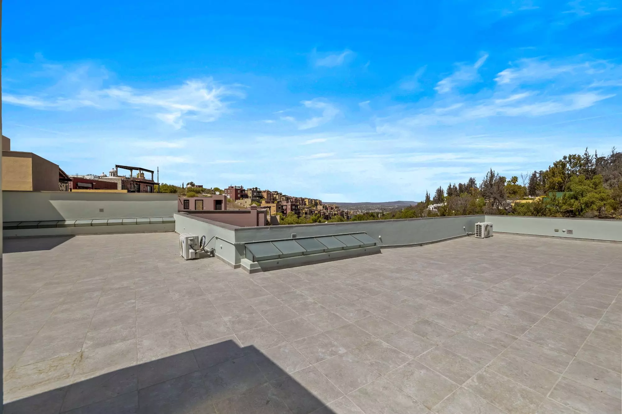 Casa San Uriel — El Paraiso, San Miguel de Allende — photo 27 — expansive rooftop with panoramic valley views