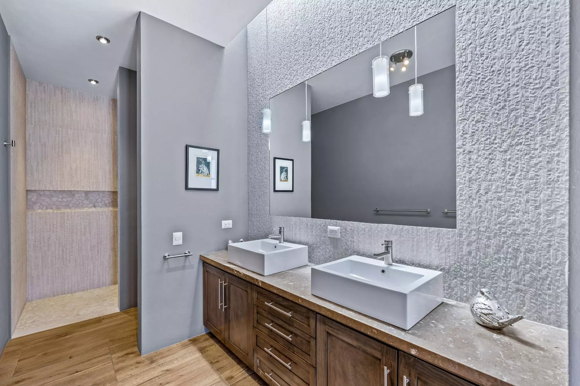 Casa San Uriel — El Paraiso, San Miguel de Allende — photo 19 — spa-inspired dual vanity bathroom