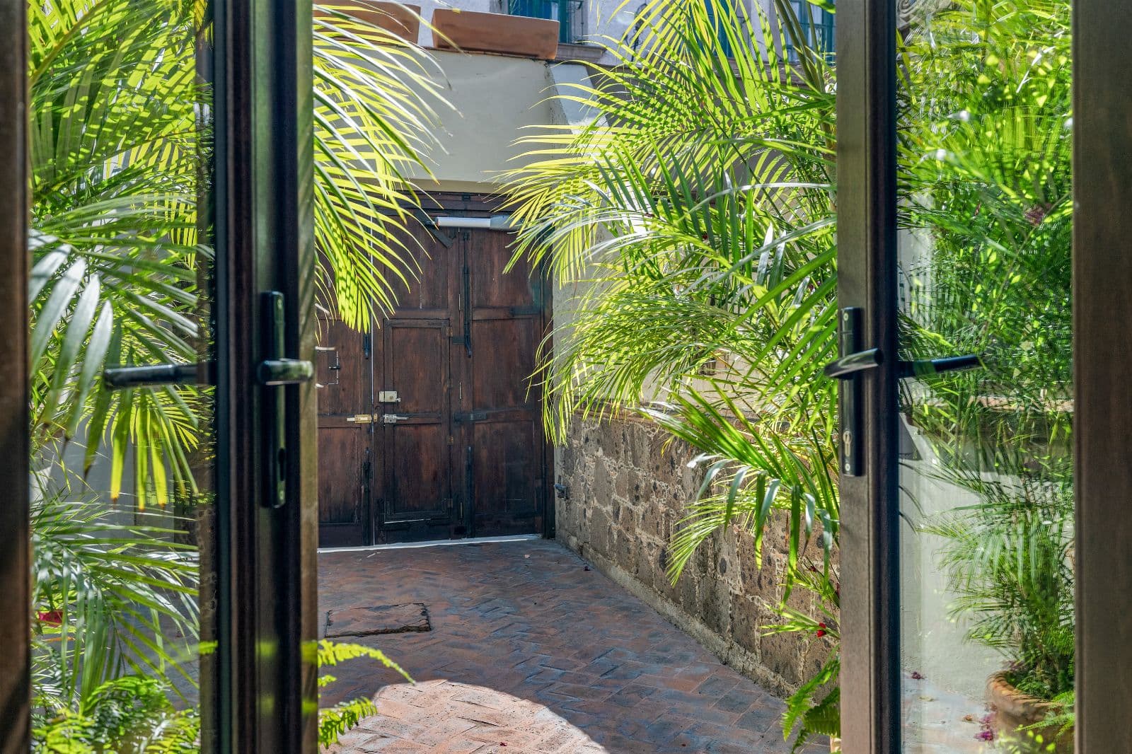 Casa de La Soñadora — Centro, San Miguel de Allende — photo 18 — tropical courtyard, rustic colonial charm