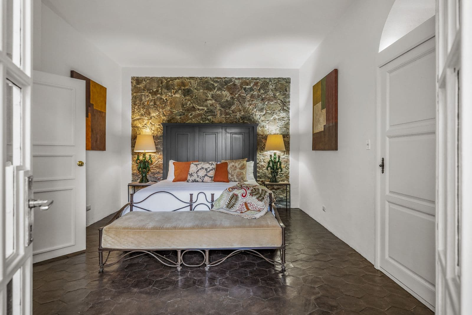 Casa de La Soñadora — Centro, San Miguel de Allende — photo 13 — elegant retreat with golden textured walls