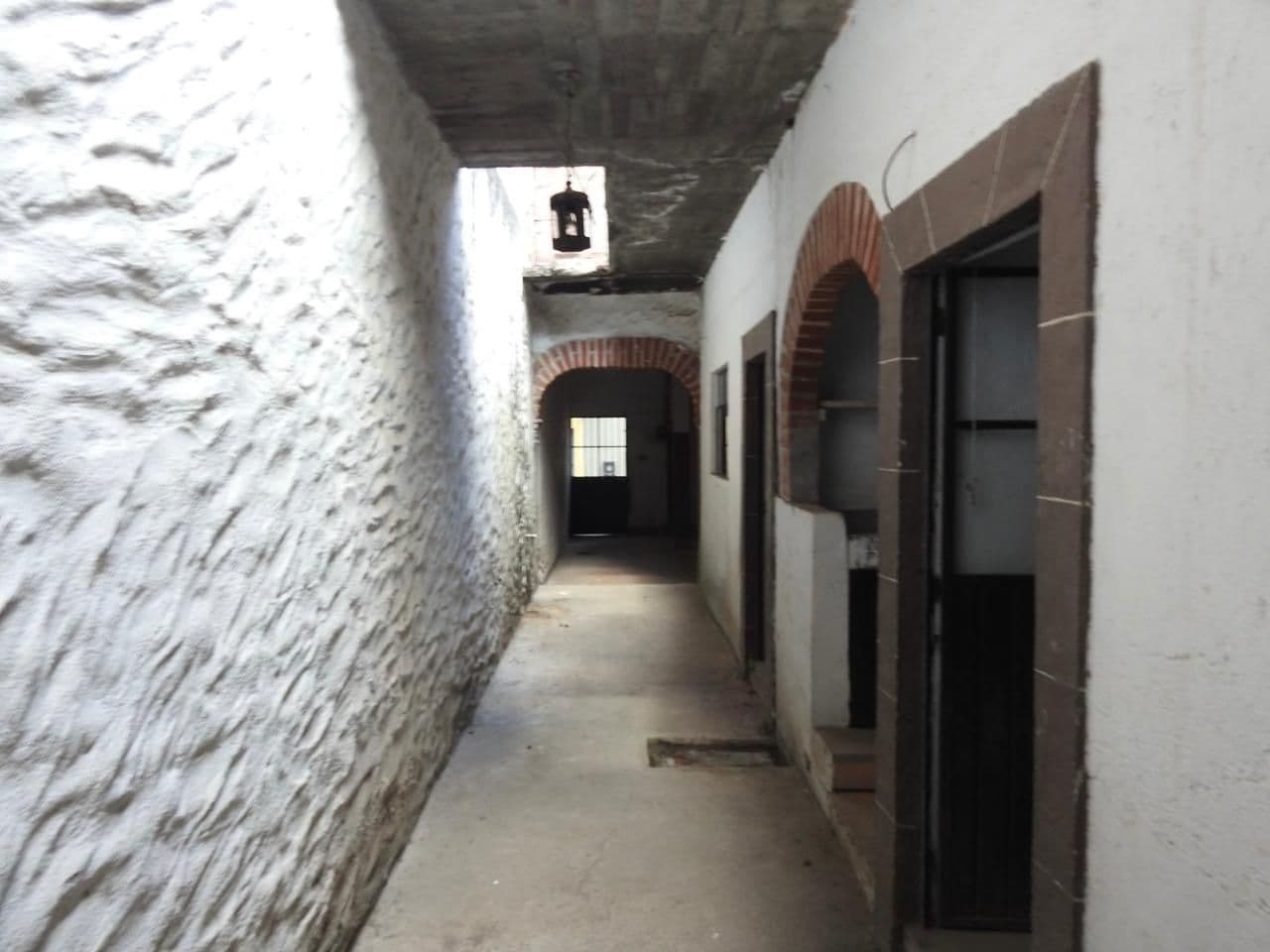 CASA REFUGIO — San Antonio, San Miguel de Allende — photo 2 — charming colonial arcade with authentic character