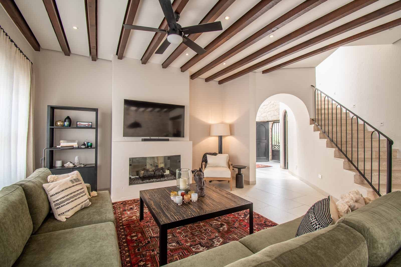 Casa de Luz — Ojo de Agua, San Miguel de Allende — photo 9 — sophisticated open-concept living with architectural beams