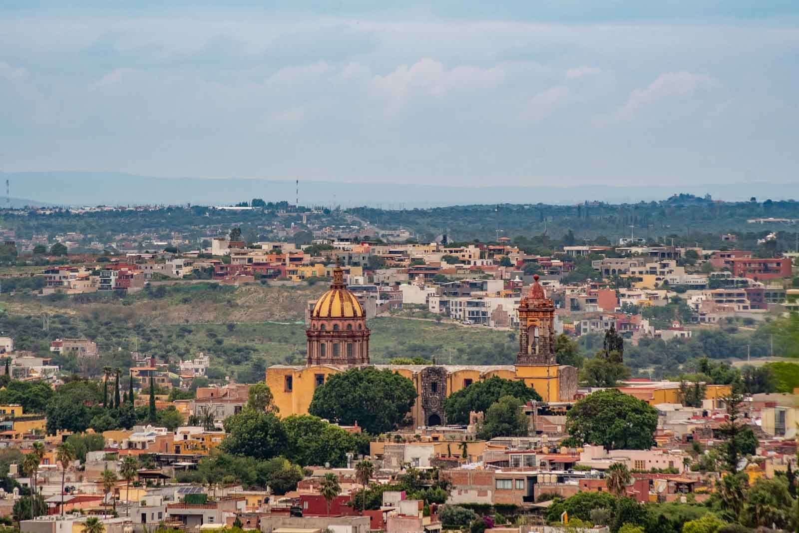 Casa de Luz — Ojo de Agua, San Miguel de Allende — photo 24 — iconic colonial charm, breathtaking panoramic vistas