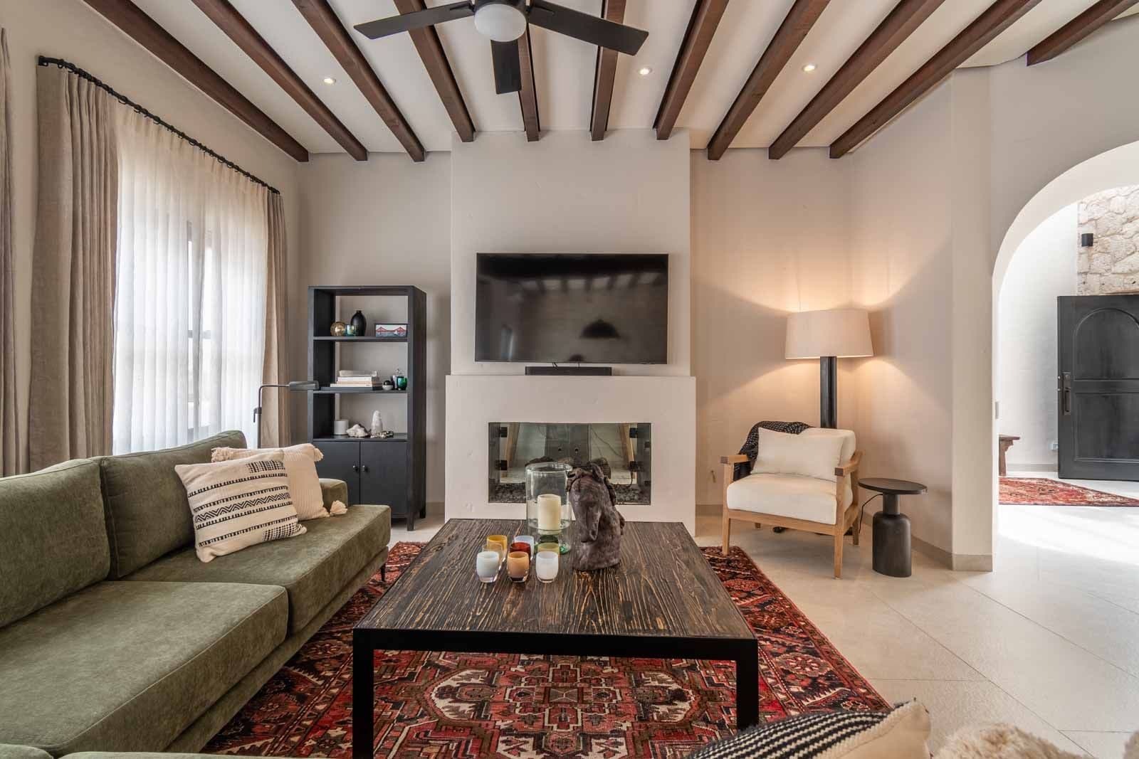 Casa de Luz — Ojo de Agua, San Miguel de Allende — photo 8 — sophisticated living with architectural elegance