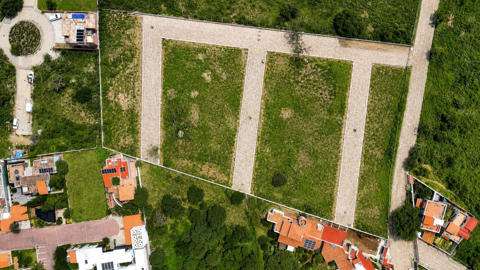 Lote Granja Luna L-4 M-D — Residencial Malanquin la Mesa, San Miguel de Allende — photo 5 — expansive grounds, verdant development potential