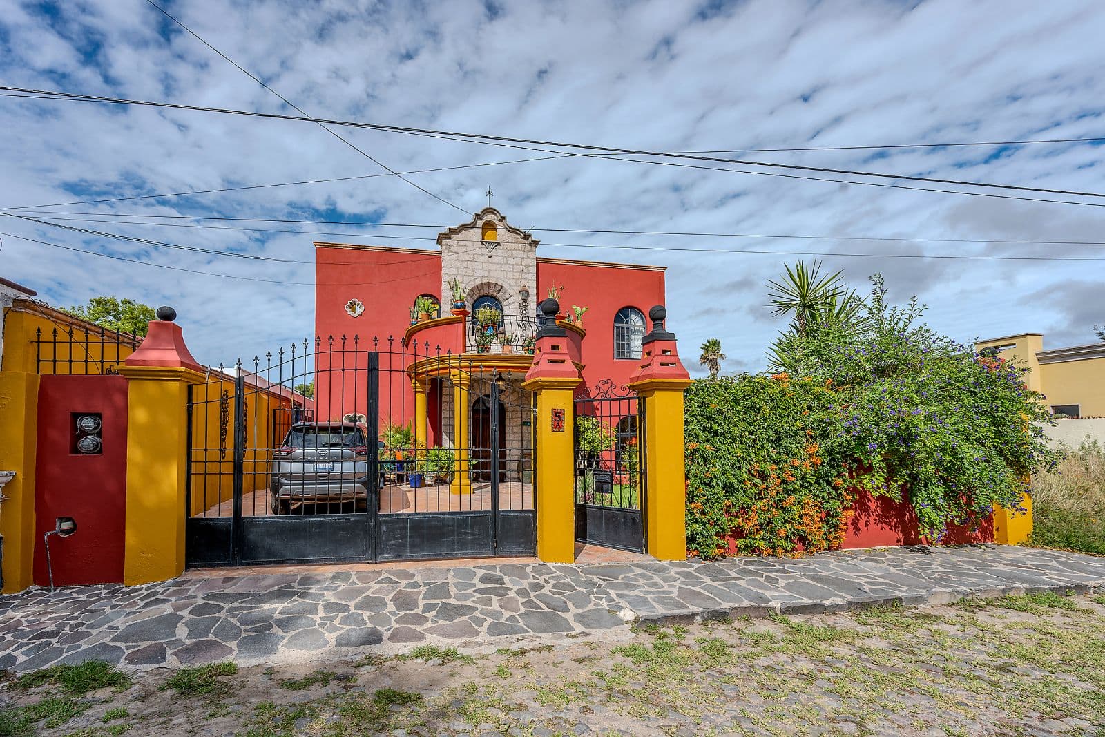 Casa Colorida — Villa de los Frailes, San Miguel de Allende — photo 2 — vibrant colonial hacienda, authentic charm