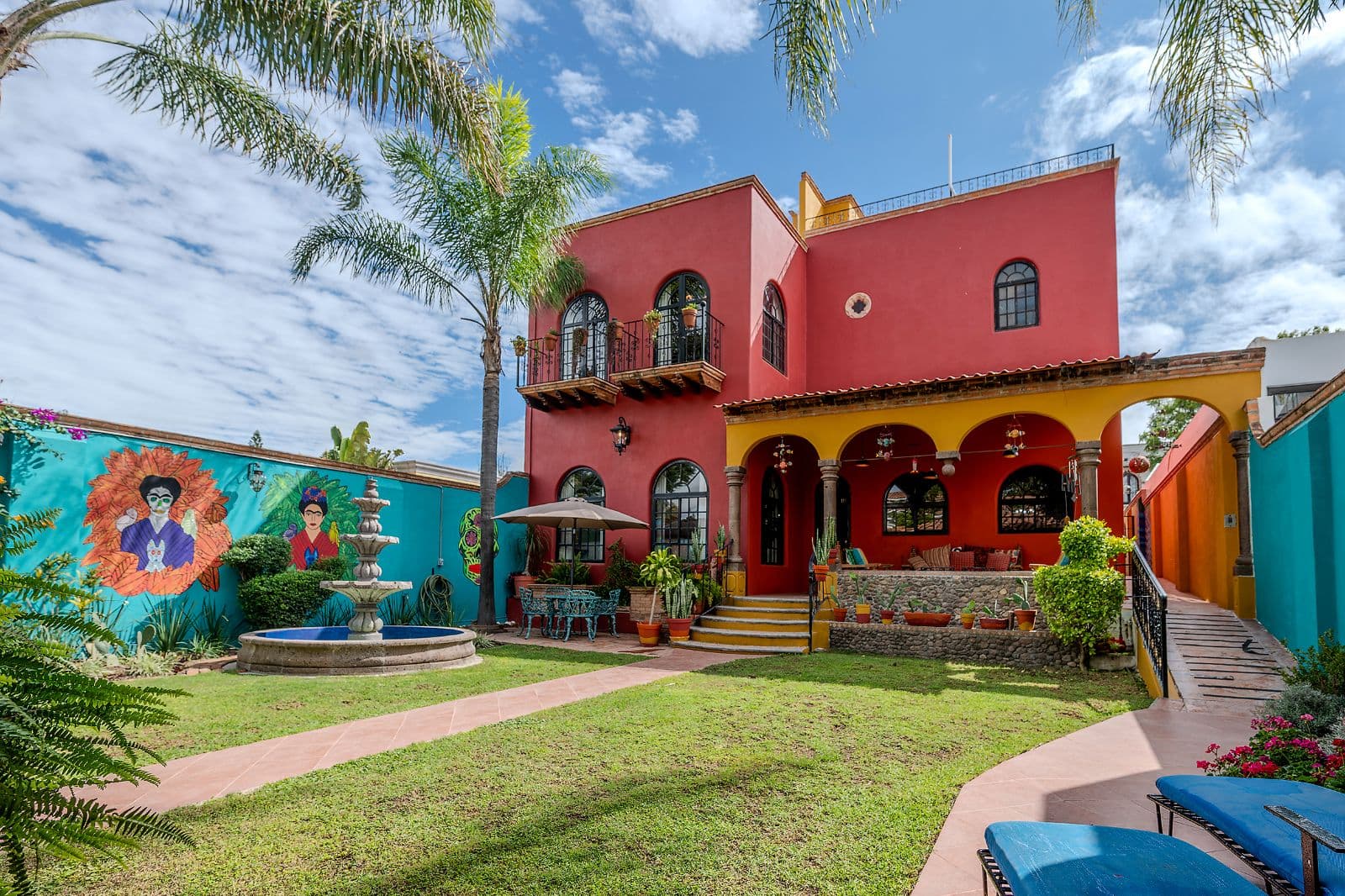 Casa Colorida — Villa de los Frailes, San Miguel de Allende — photo 15 — vibrant colonial hacienda, sun-drenched courtyard