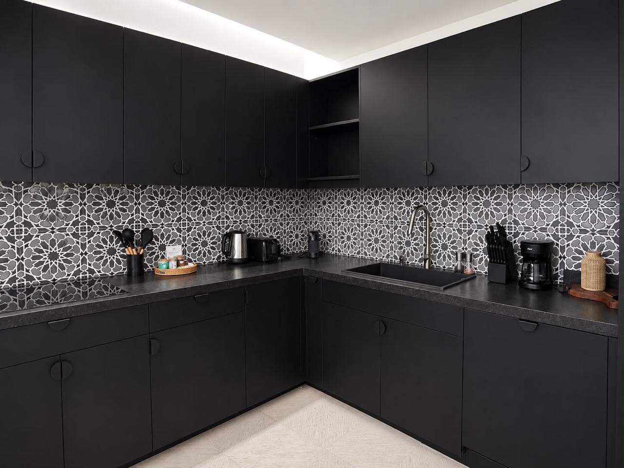 3 · Luxury Penthouse 2 Bedrooms with Private Rooftop - Paseo del Centro — Centro, San Miguel de Allende — photo 6 — sophisticated modern kitchen with geometric elegance