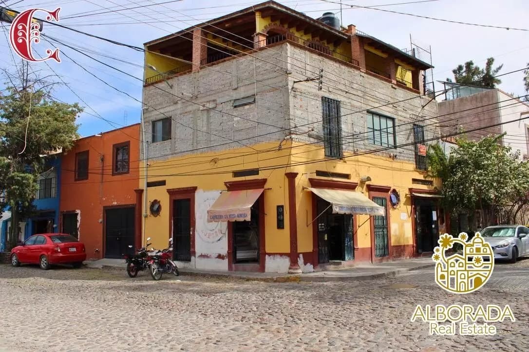 Casa Herradura FIXER UPPER — La Aurora, San Miguel de Allende — photo 3 — vibrant colonial corner property, authentic charm
