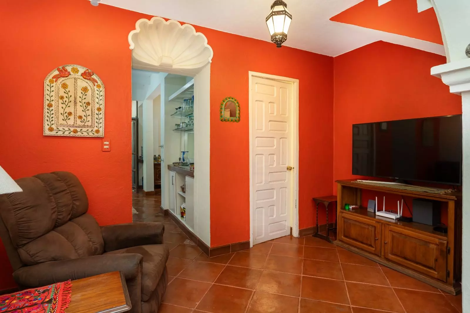 Casita Guadiana — Guadiana, San Miguel de Allende — photo 3 — vibrant living space with authentic charm