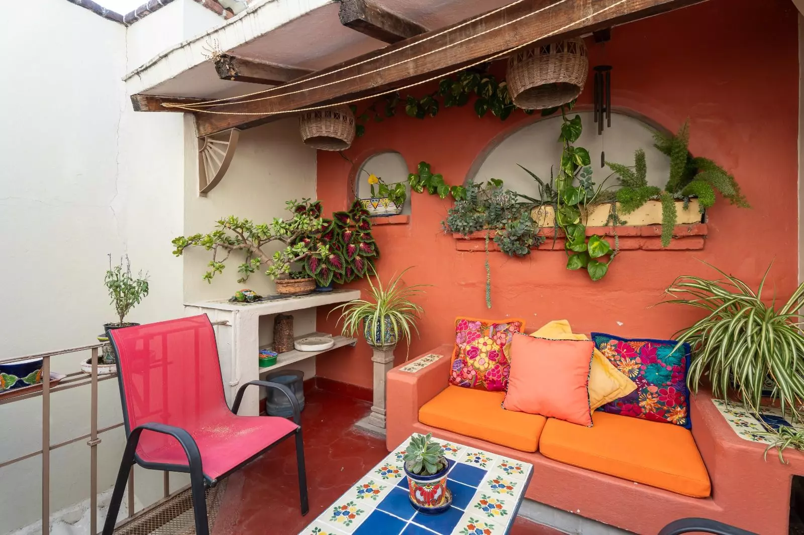 Casita Guadiana — Guadiana, San Miguel de Allende — photo 14 — vibrant colonial courtyard with lush greenery