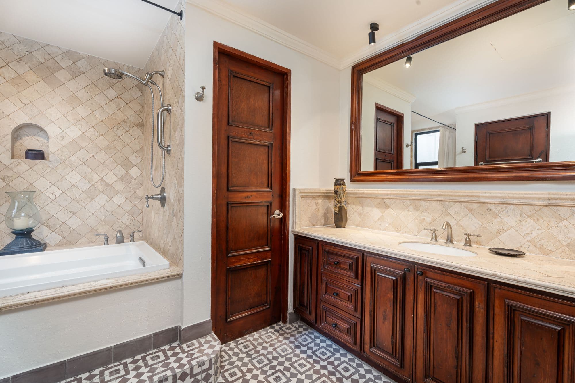 Rosewood 2a — San Miguel de Allende Centro, San Miguel de Allende — photo 9 — elegant spa-like master bath sanctuary