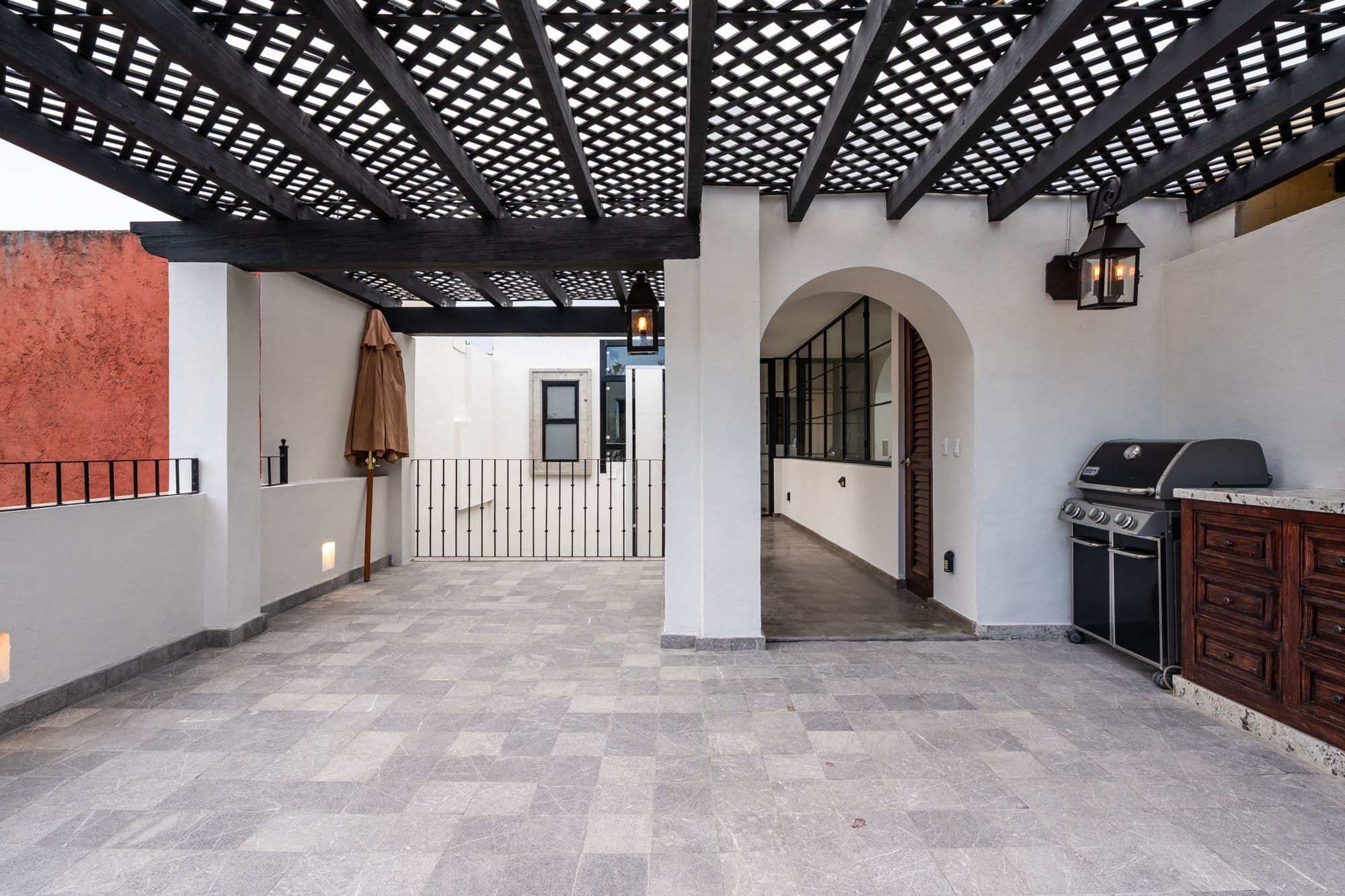 Rosewood 2a — San Miguel de Allende Centro, San Miguel de Allende — photo 10 — elegant courtyard with pergola shade