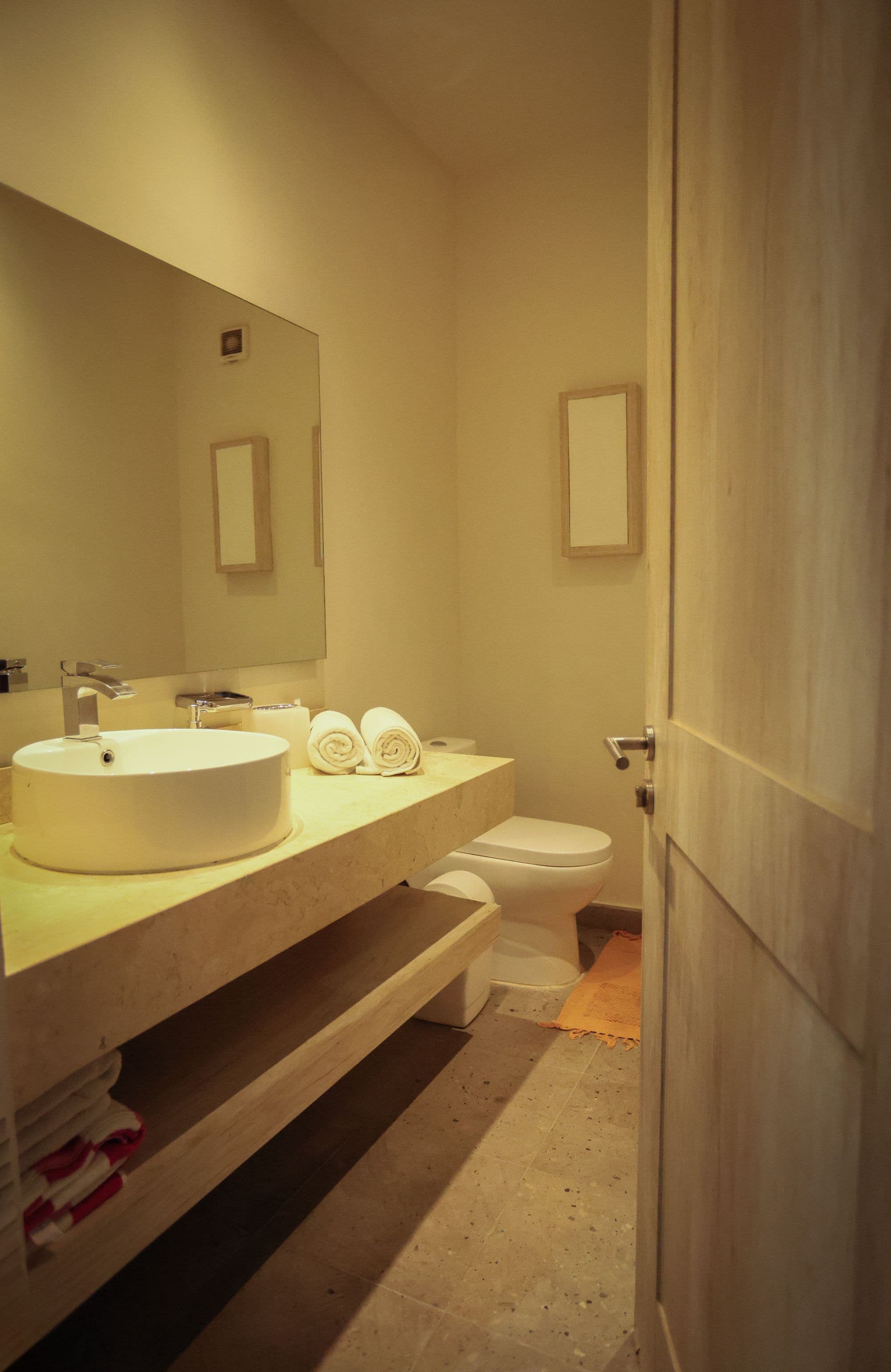El Milagro Rooftop Apartment — San Miguel de Allende Centro, San Miguel de Allende — photo 6 — elegant spa-inspired ensuite bathroom