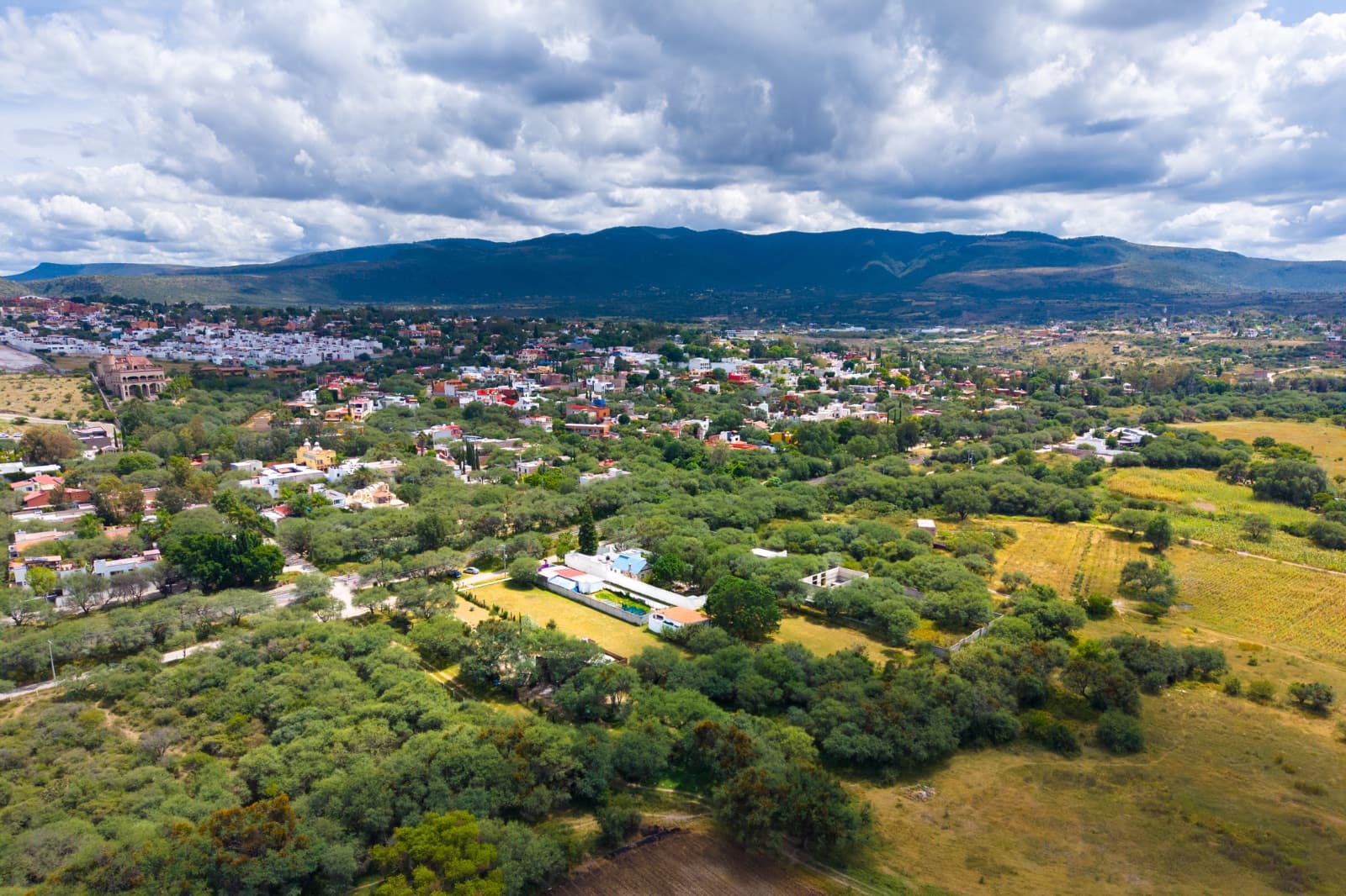 Terrenos San Miguelito de Los Frailes — Villa de los Frailes, San Miguel de Allende — photo 11 — panoramic valley views, verdant countryside charm