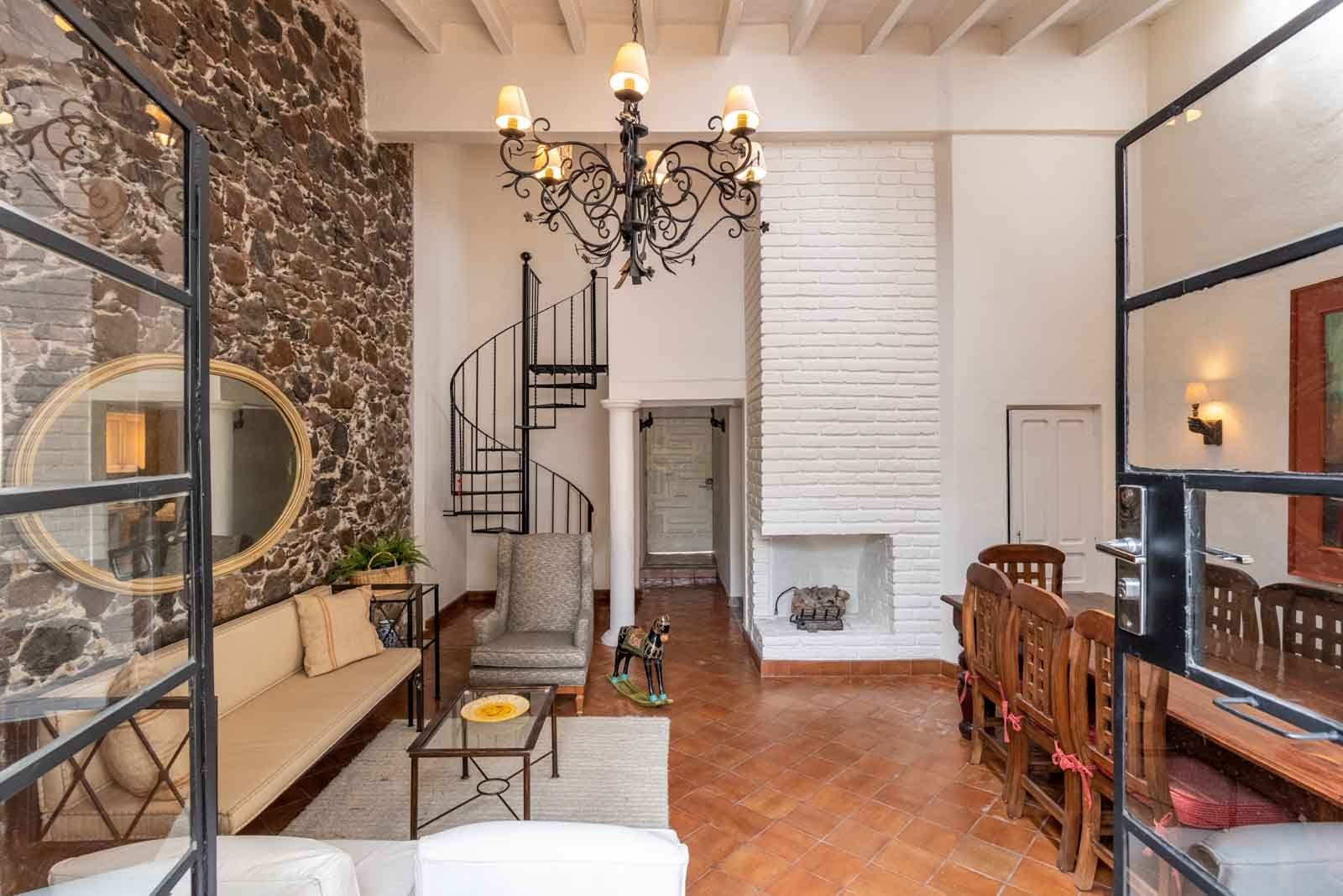 Casa Quebrada — Centro, San Miguel de Allende — photo 7 — soaring colonial elegance meets rustic charm