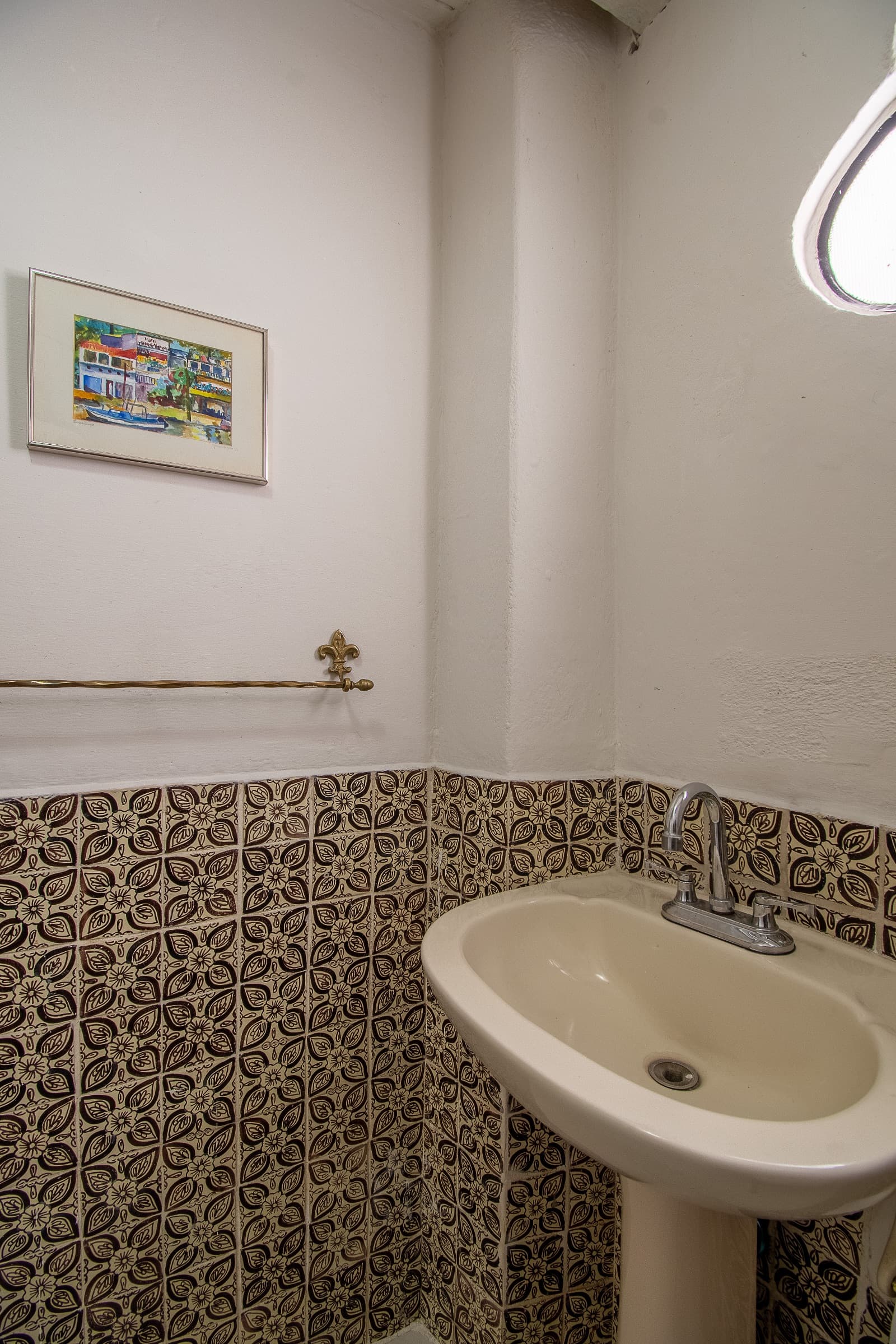 Casa 54 — Centro, San Miguel de Allende — photo 6 — charming traditional tilework, artistic details