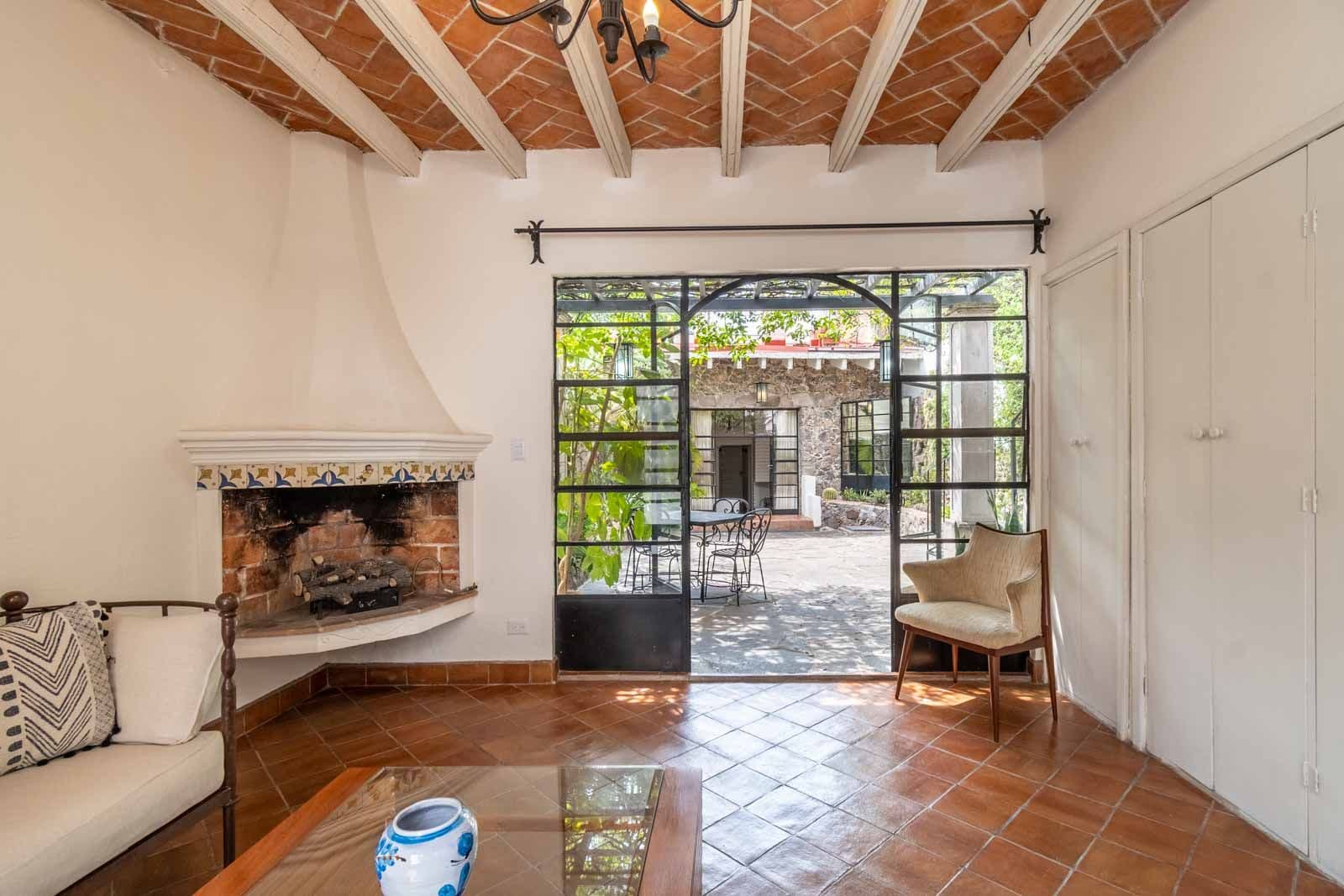 Casa Quebrada — Centro, San Miguel de Allende — photo 13 — sun-drenched colonial living with courtyard views